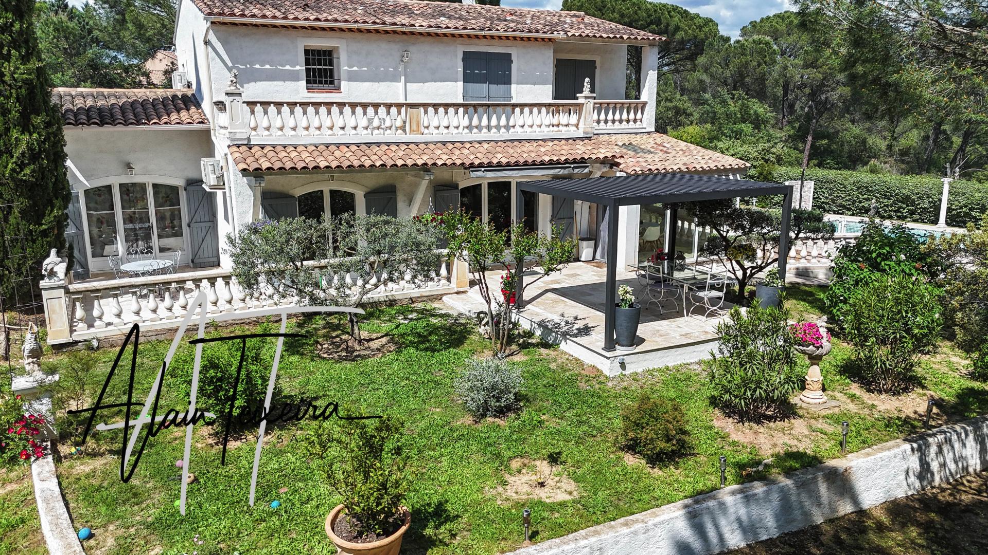 Photo 5 of the listing.