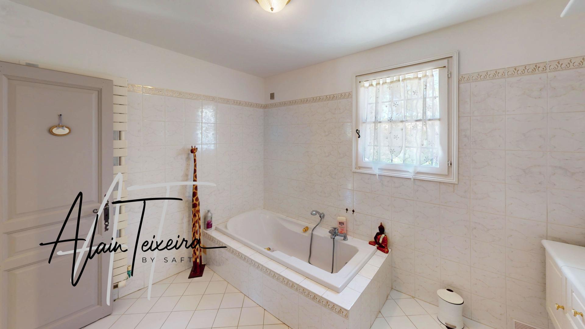 Photo 12 of the listing.