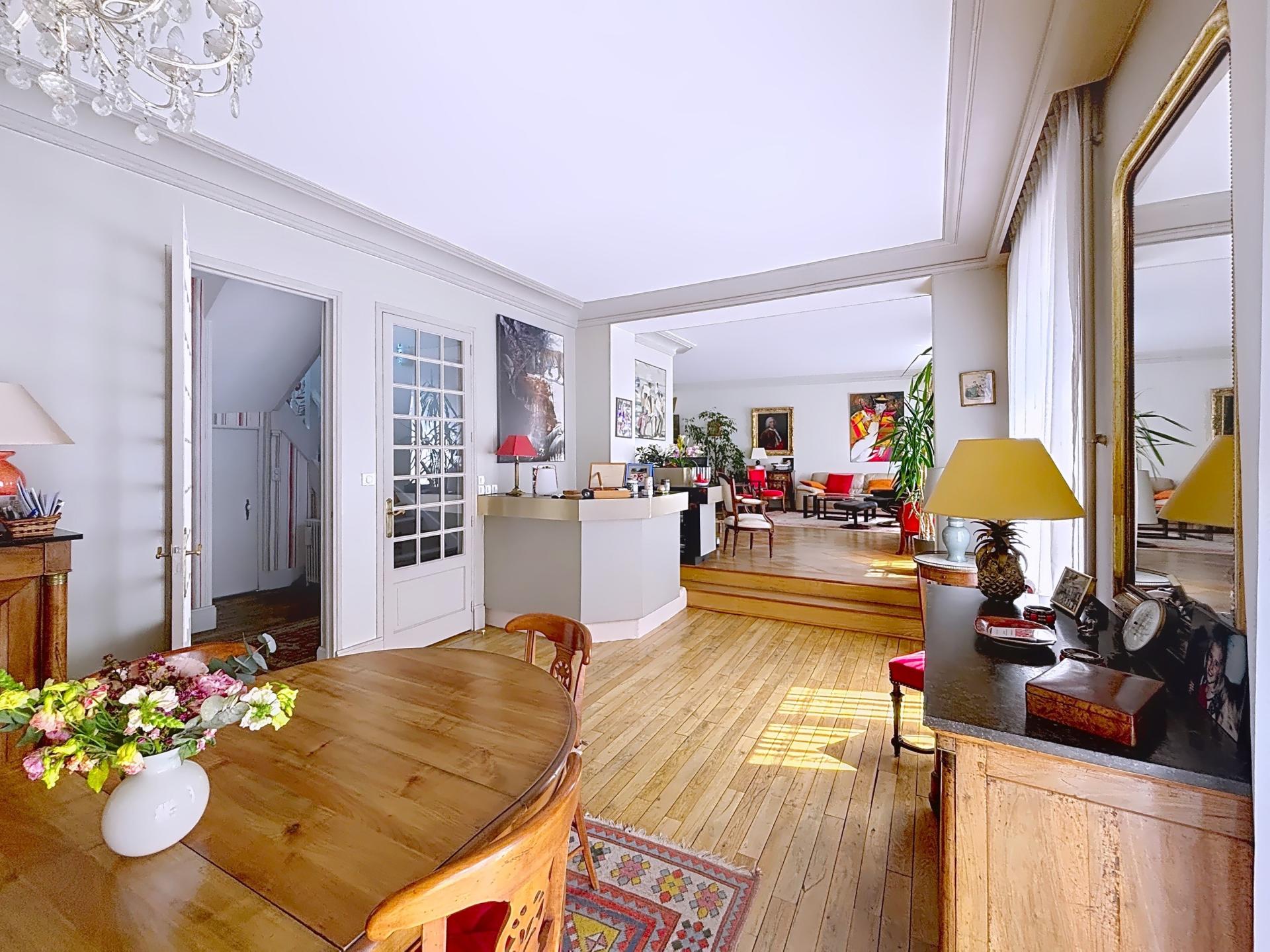 Photo 3 of the listing.