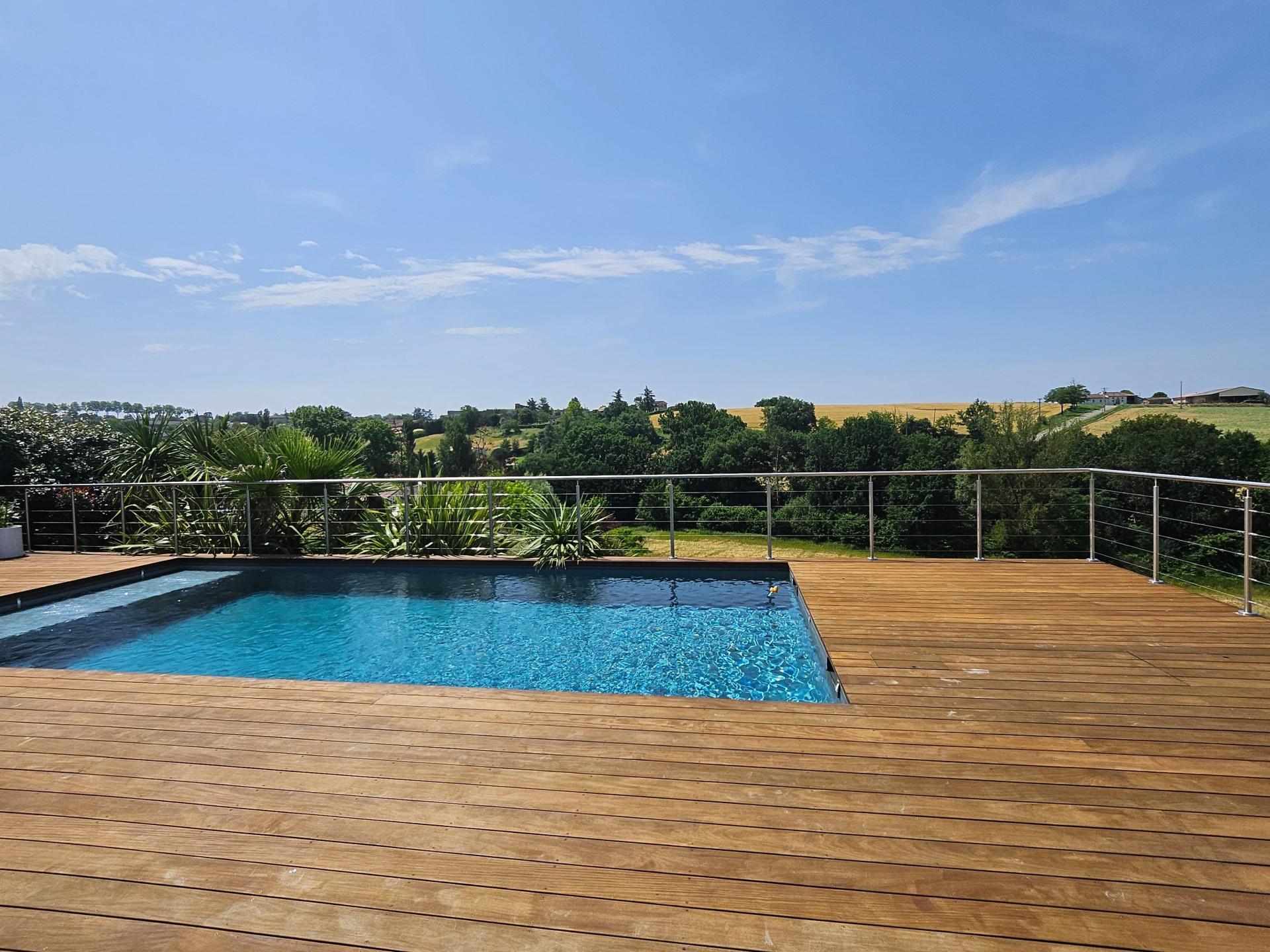 Photo 9 of the listing.