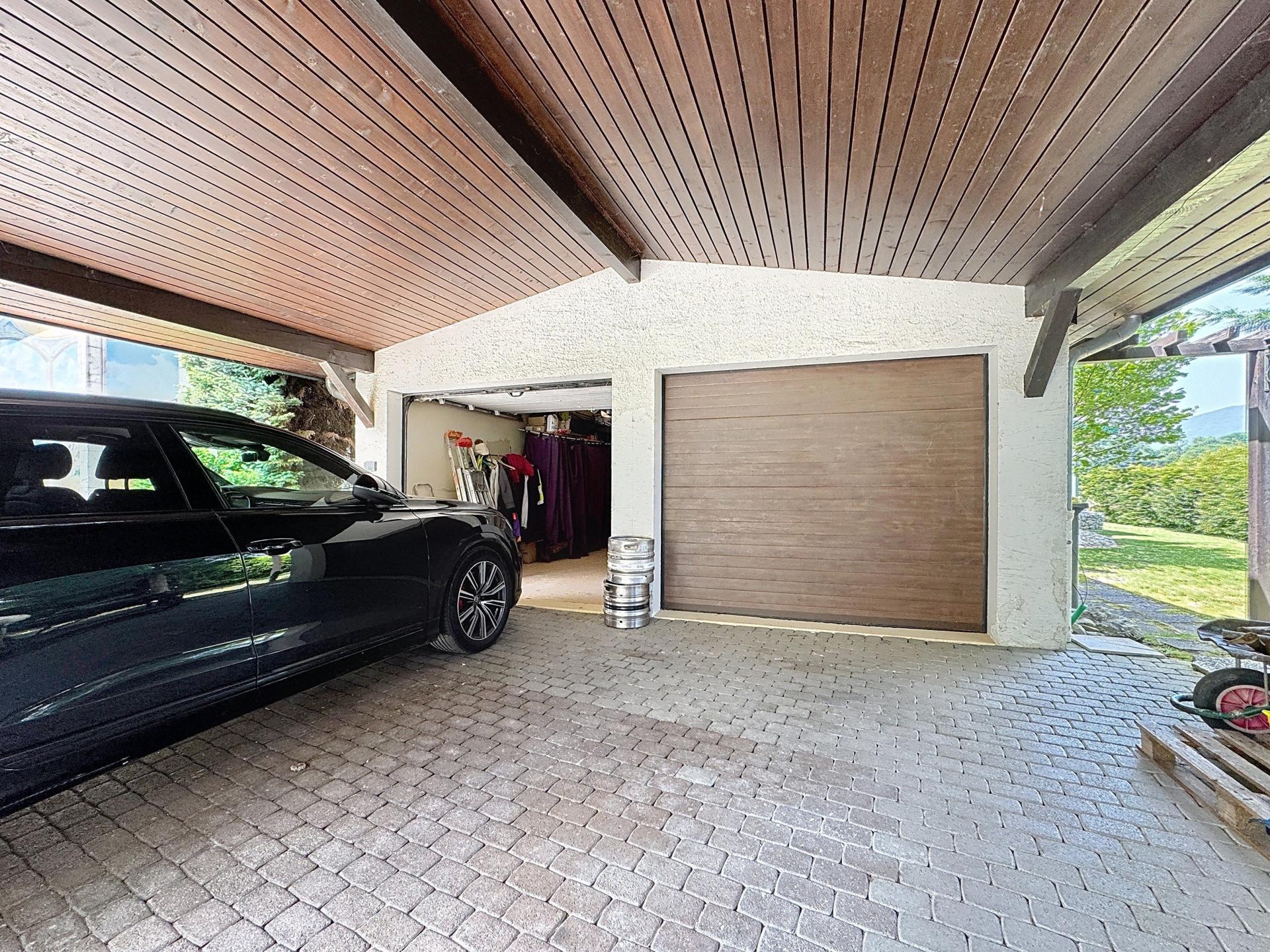 Photo 10 of the listing.