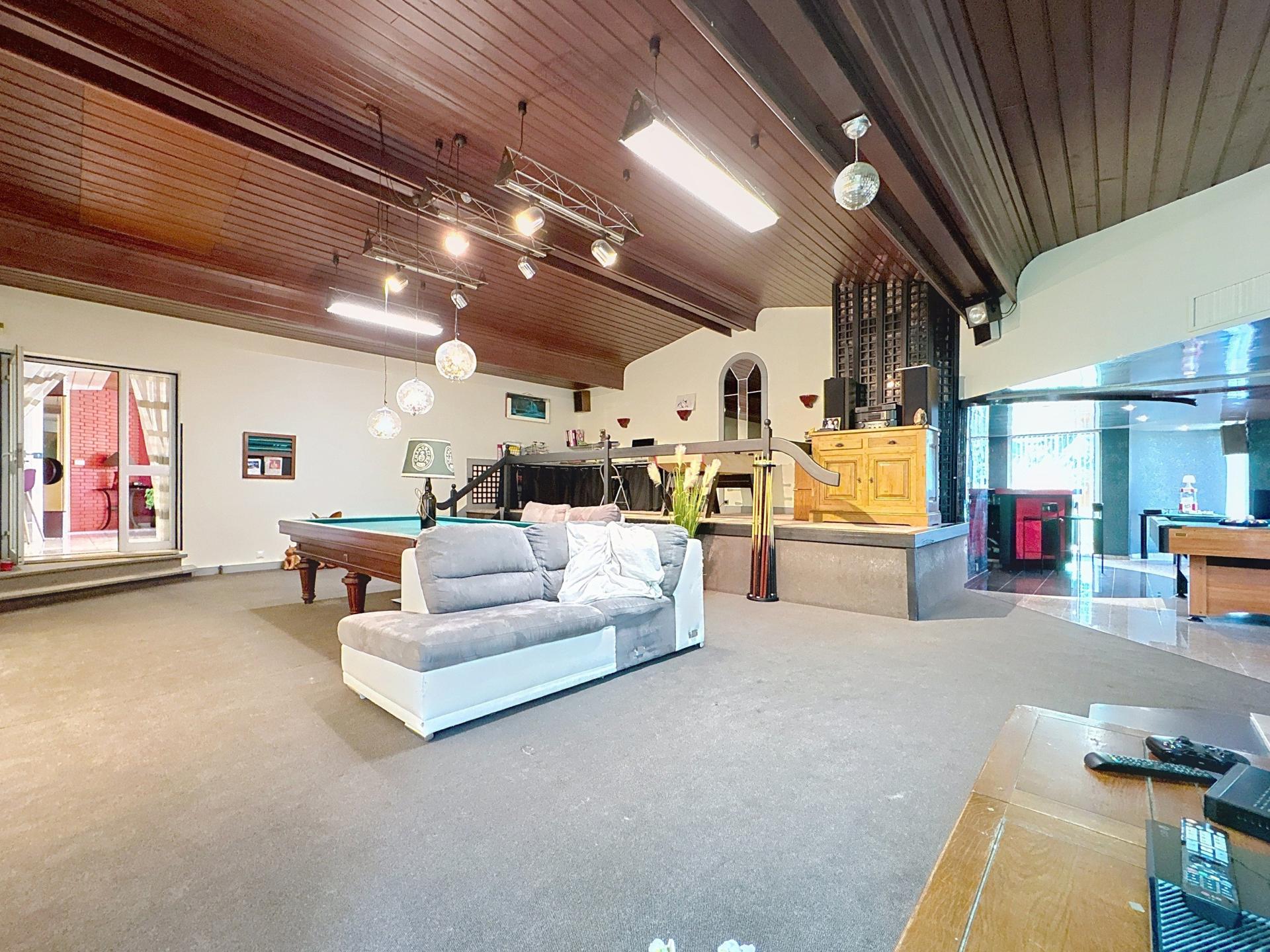 Photo 6 of the listing.