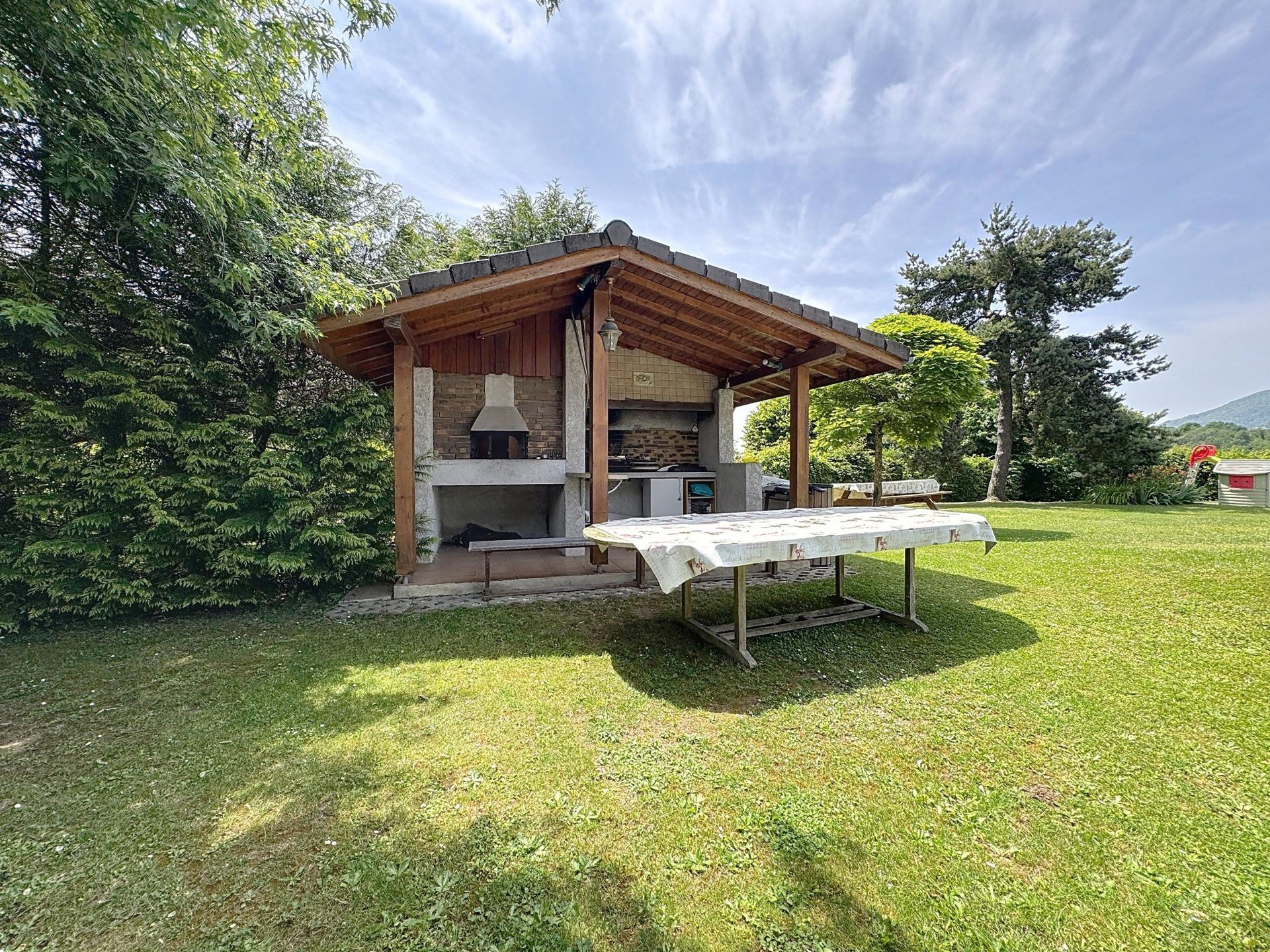 Photo 12 of the listing.