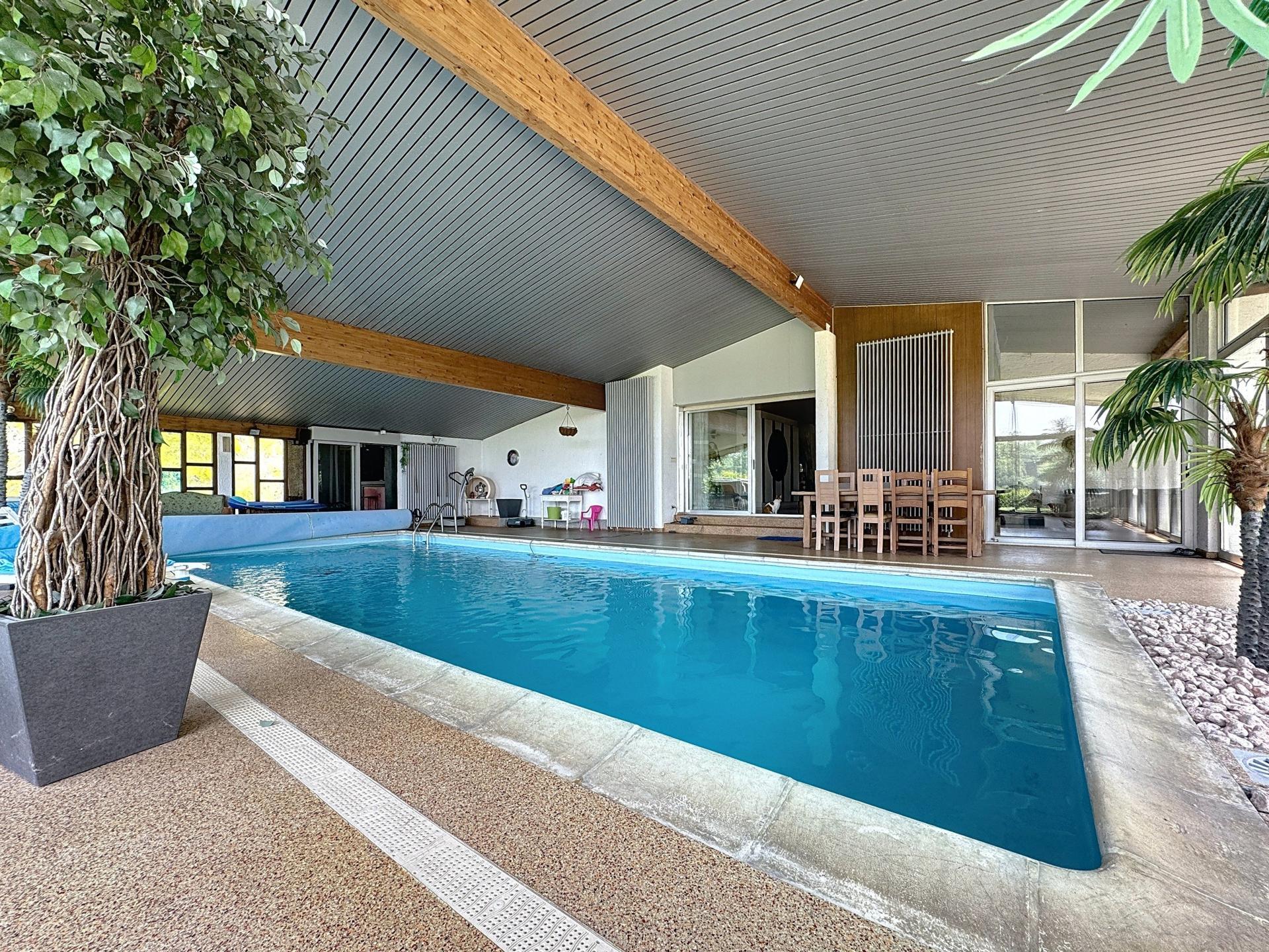 Photo 5 of the listing.