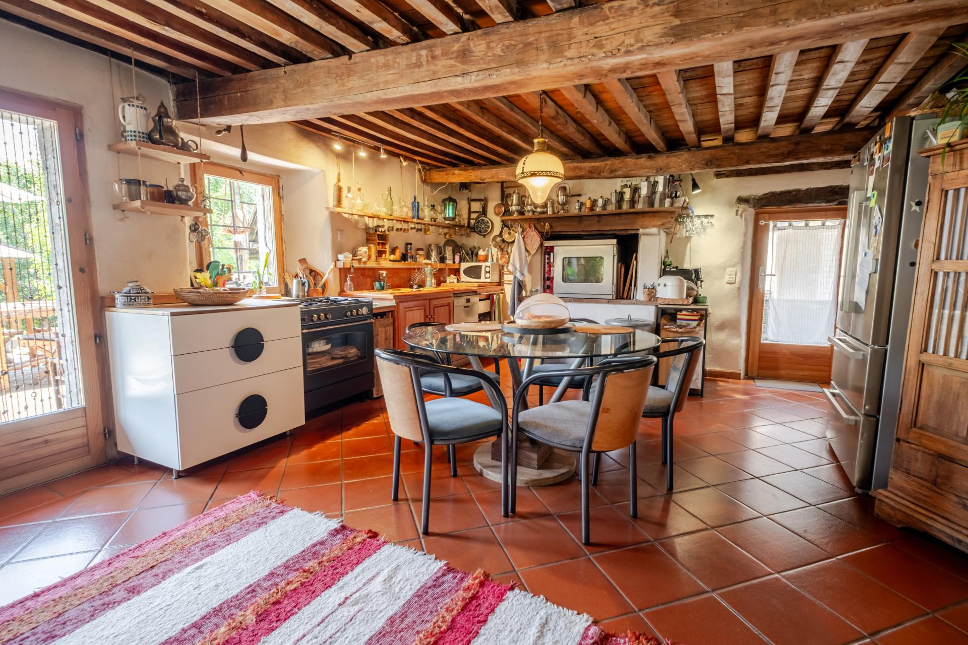 Photo 4 of the listing.