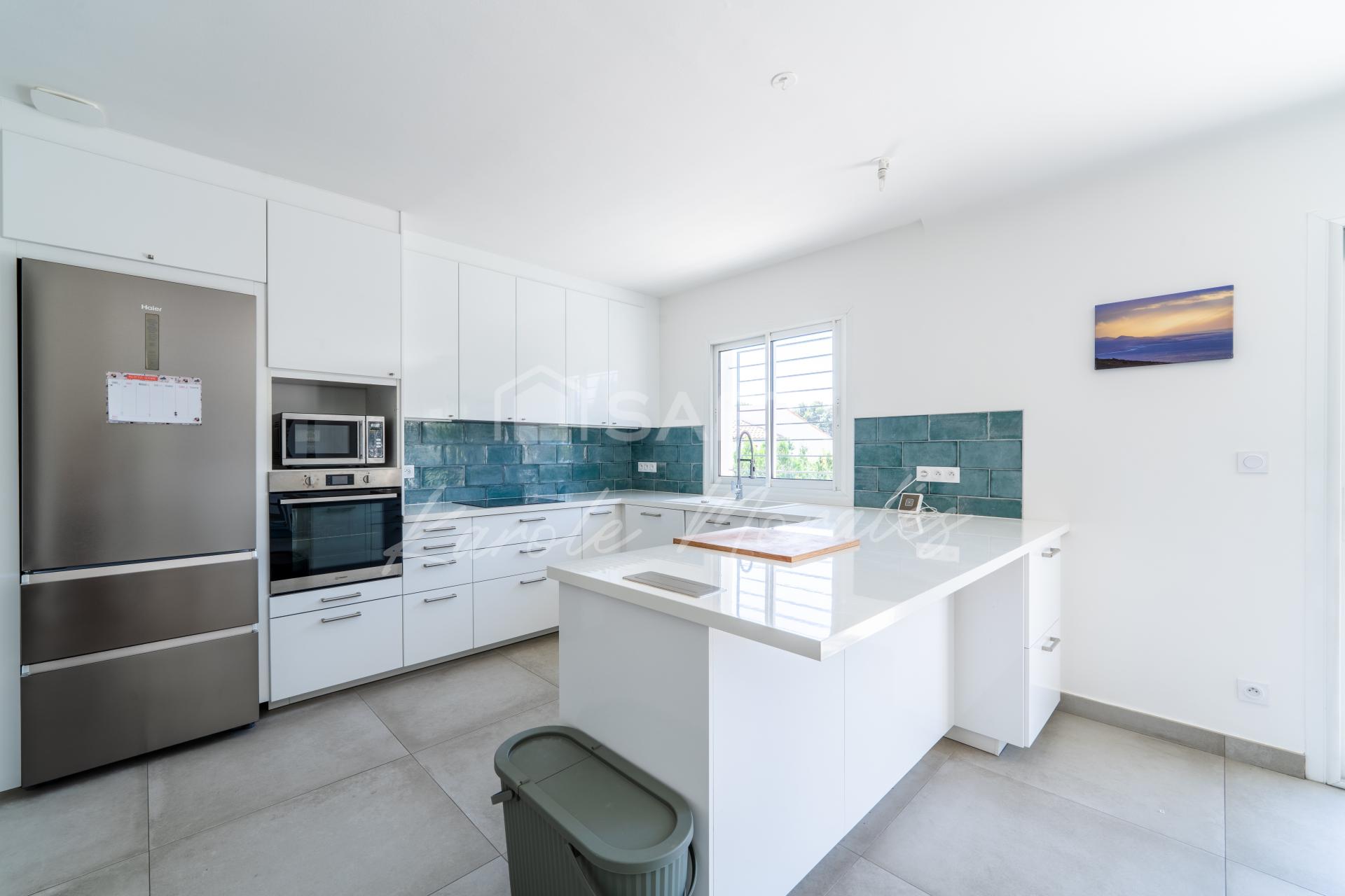 Photo 19 of the listing.