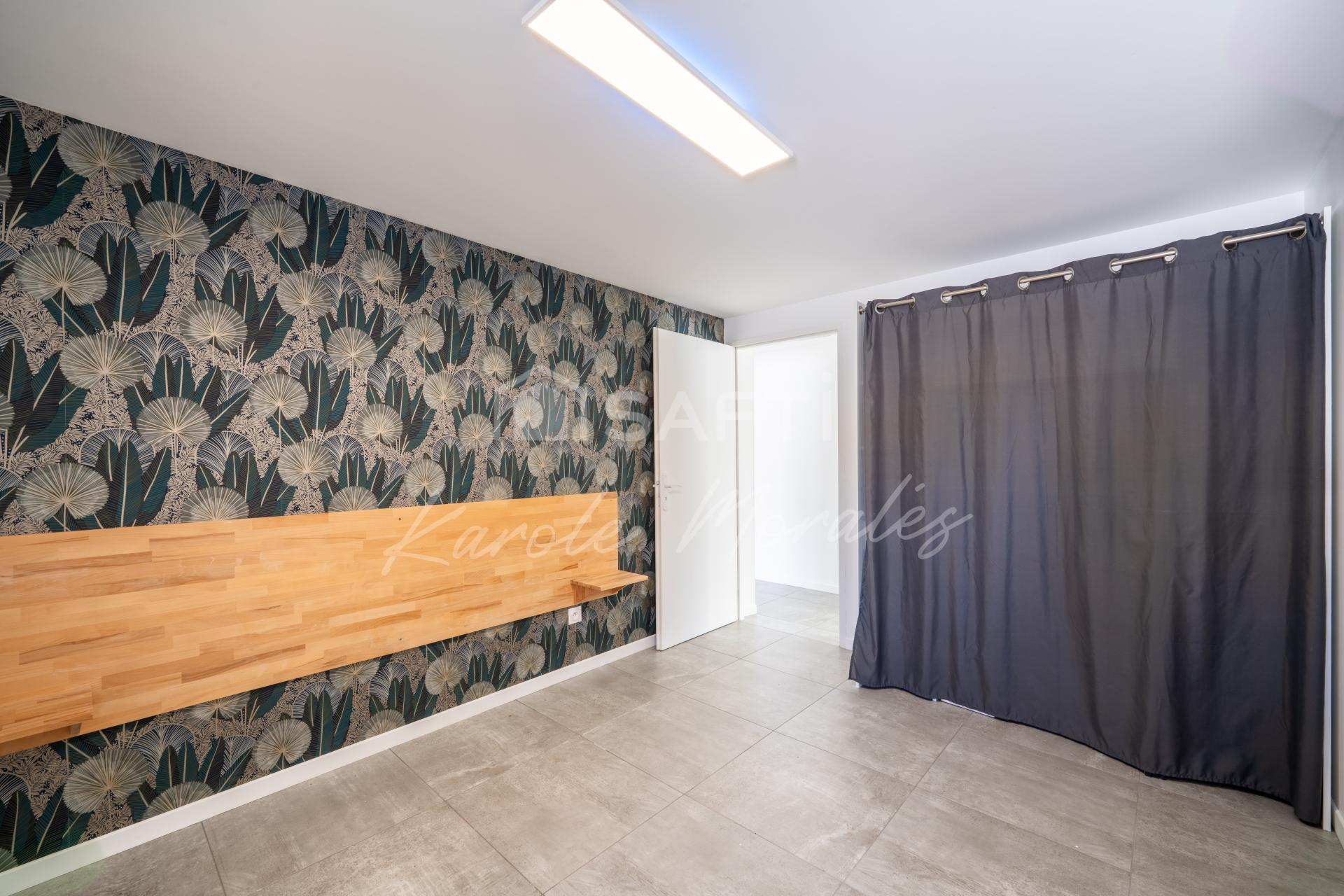 Photo 12 of the listing.