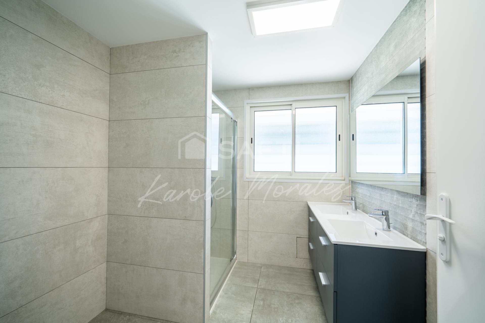 Photo 10 of the listing.