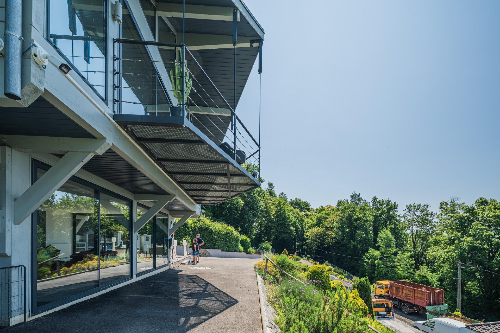 Photo 21 of the listing.