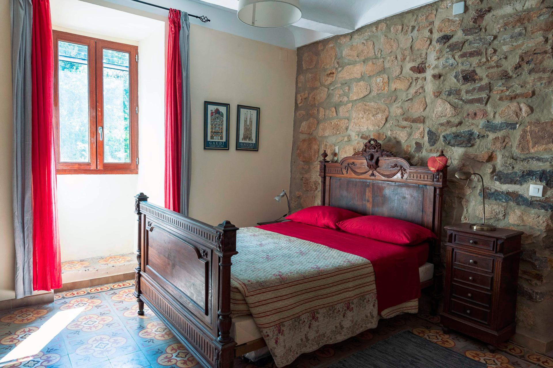 Photo 9 of the listing.