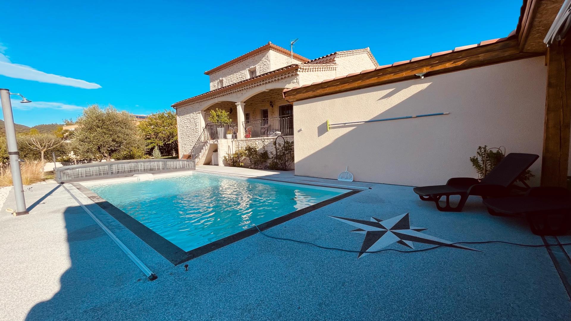 Photo 6 of the listing.