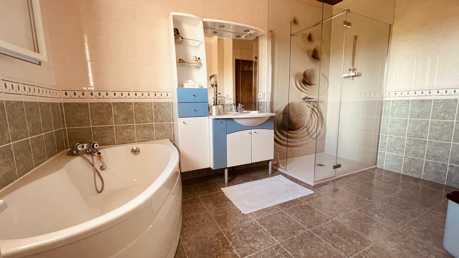 Photo 20 of the listing.