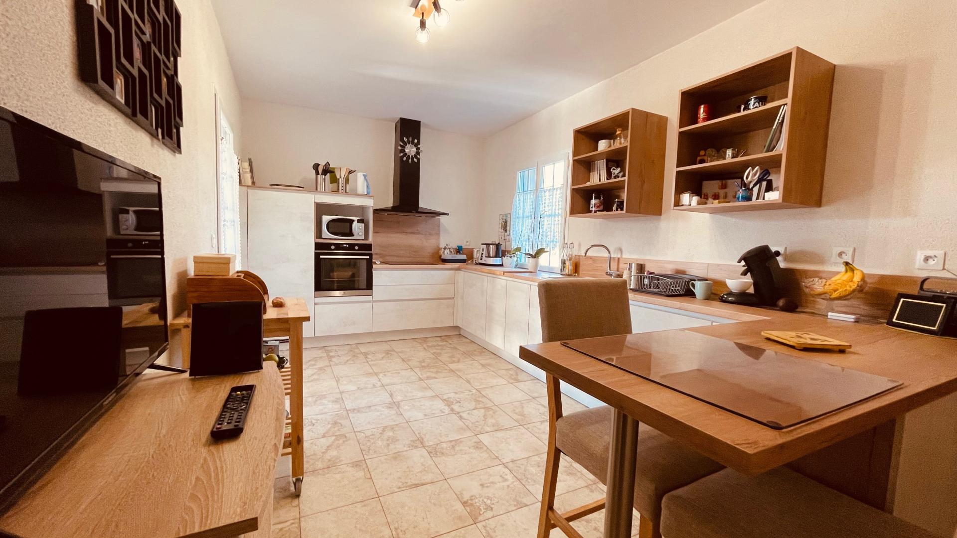 Photo 14 of the listing.