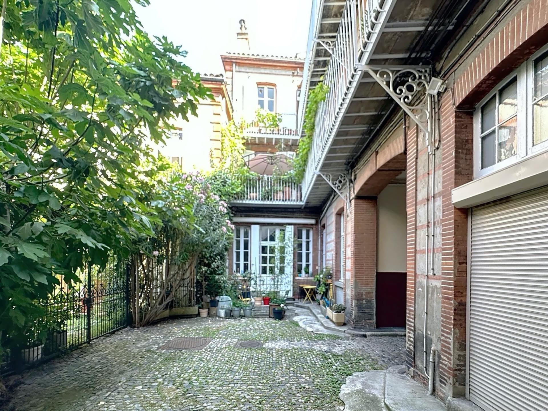 Photo 7 of the listing.