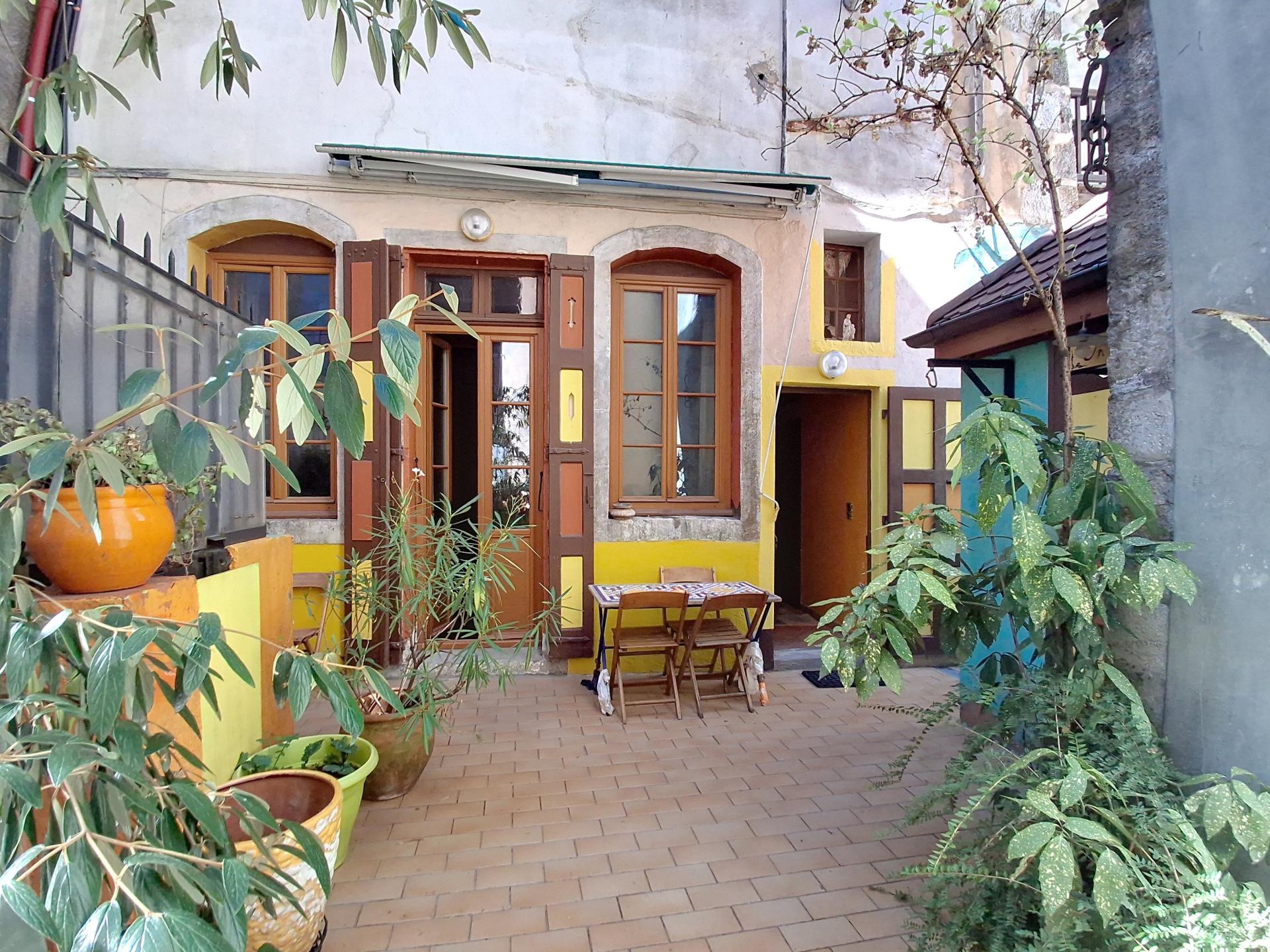 Photo 4 of the listing.