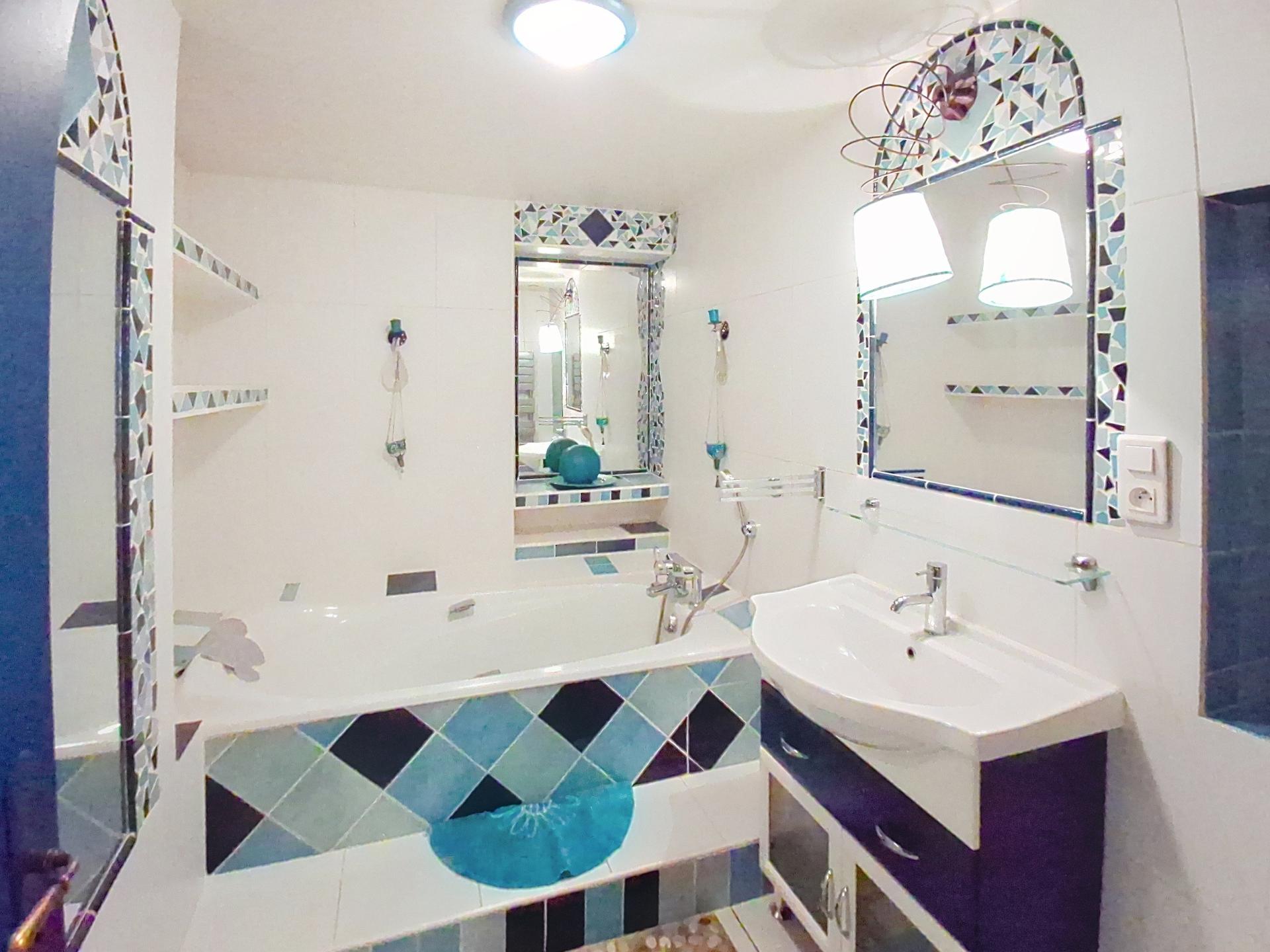 Photo 10 of the listing.