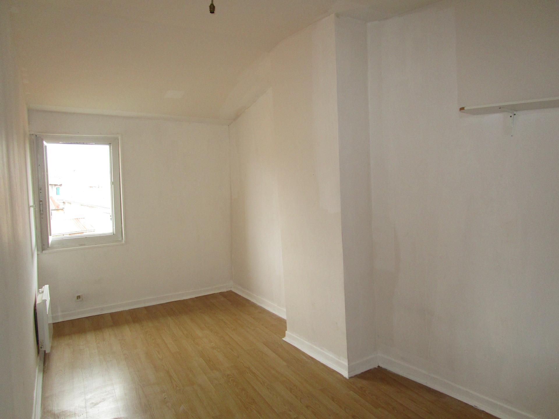 Photo 5 of the listing.