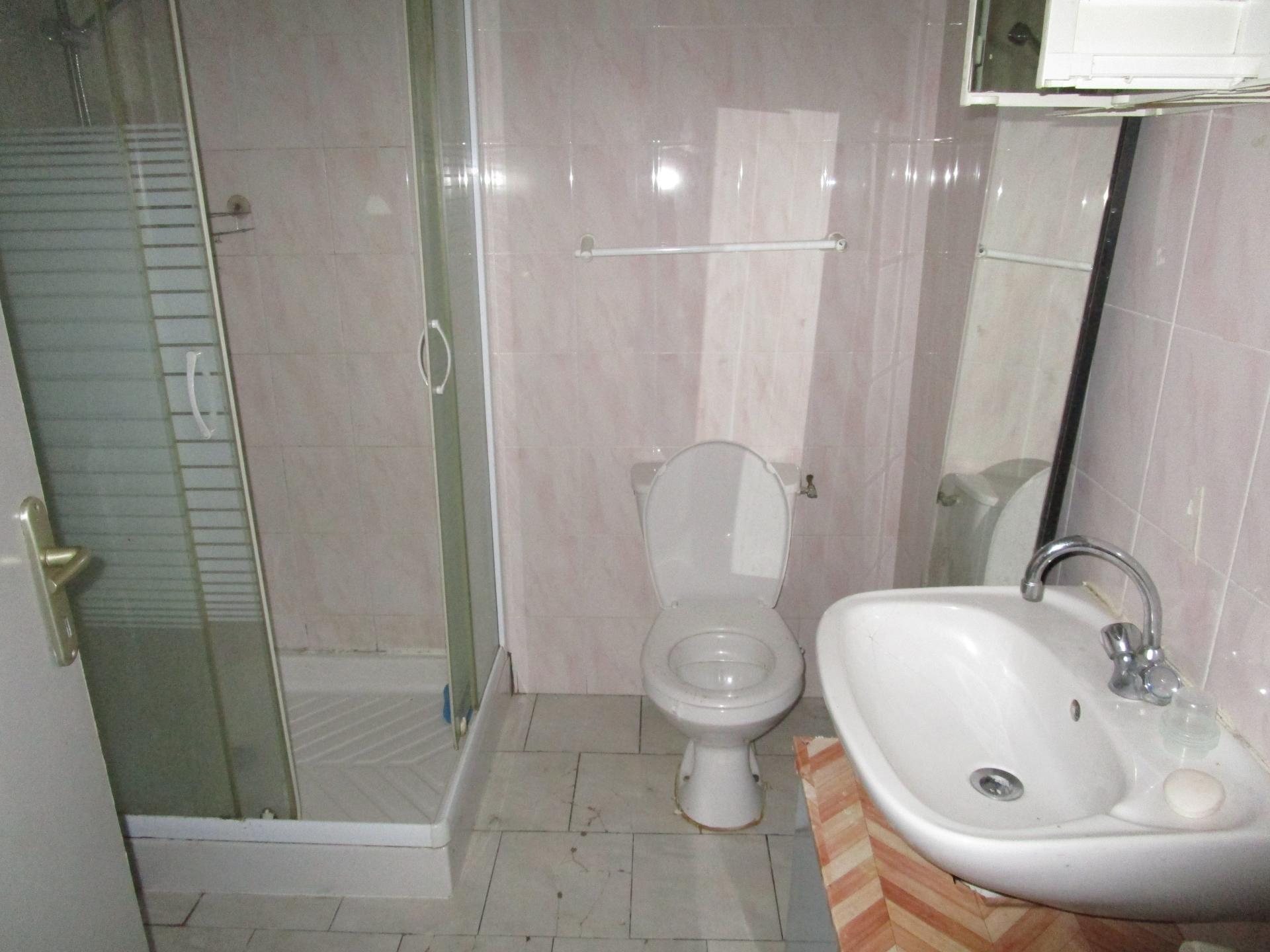 Photo 7 of the listing.