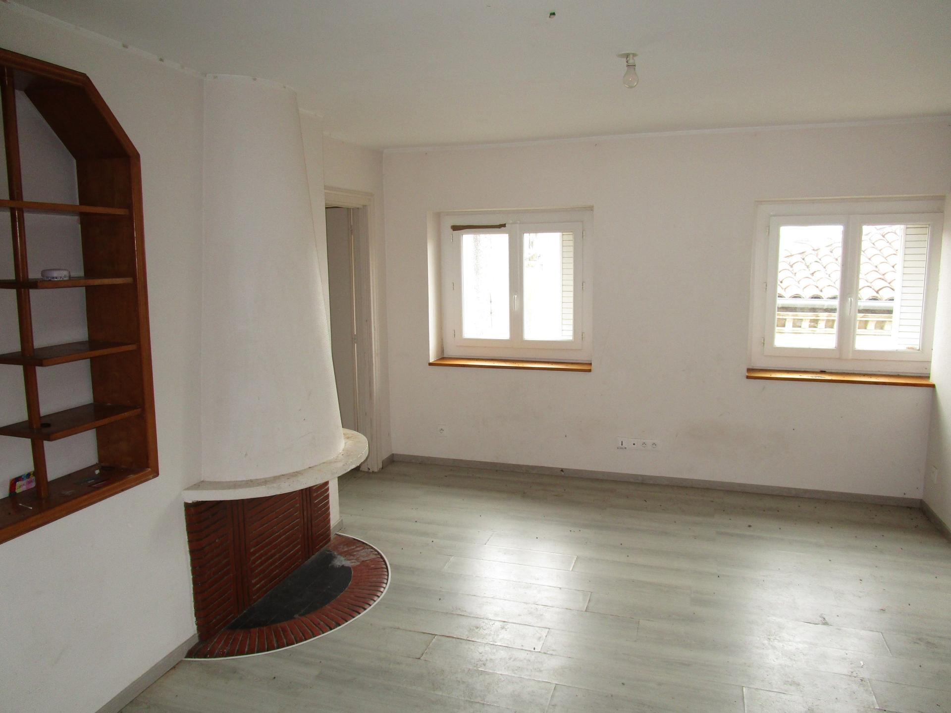 Photo 9 of the listing.