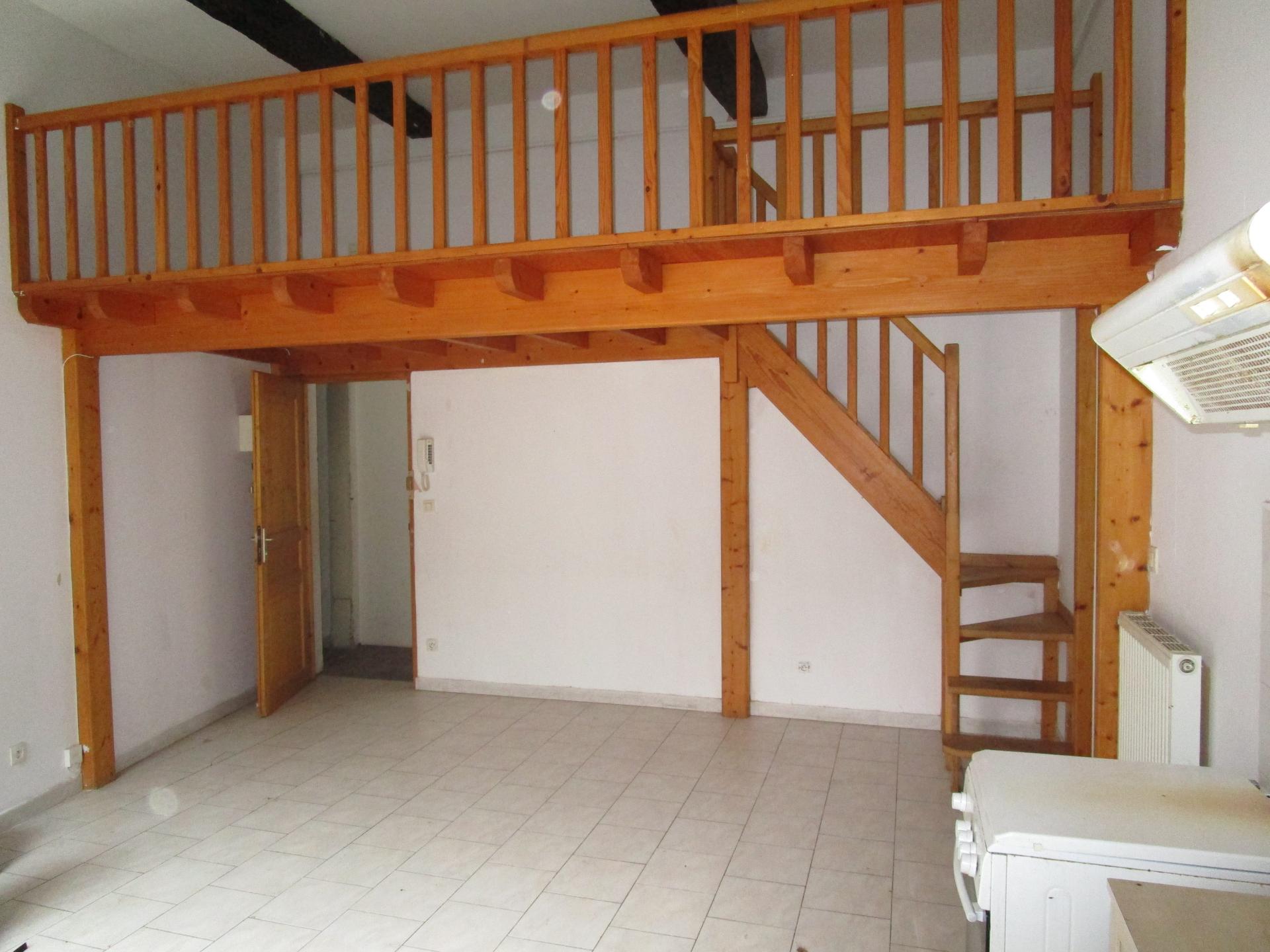 Photo 4 of the listing.