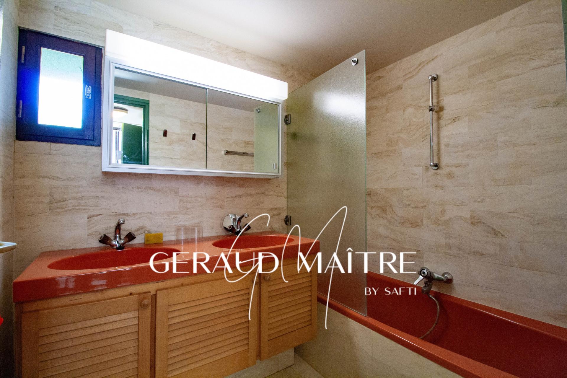 Photo 17 of the listing.