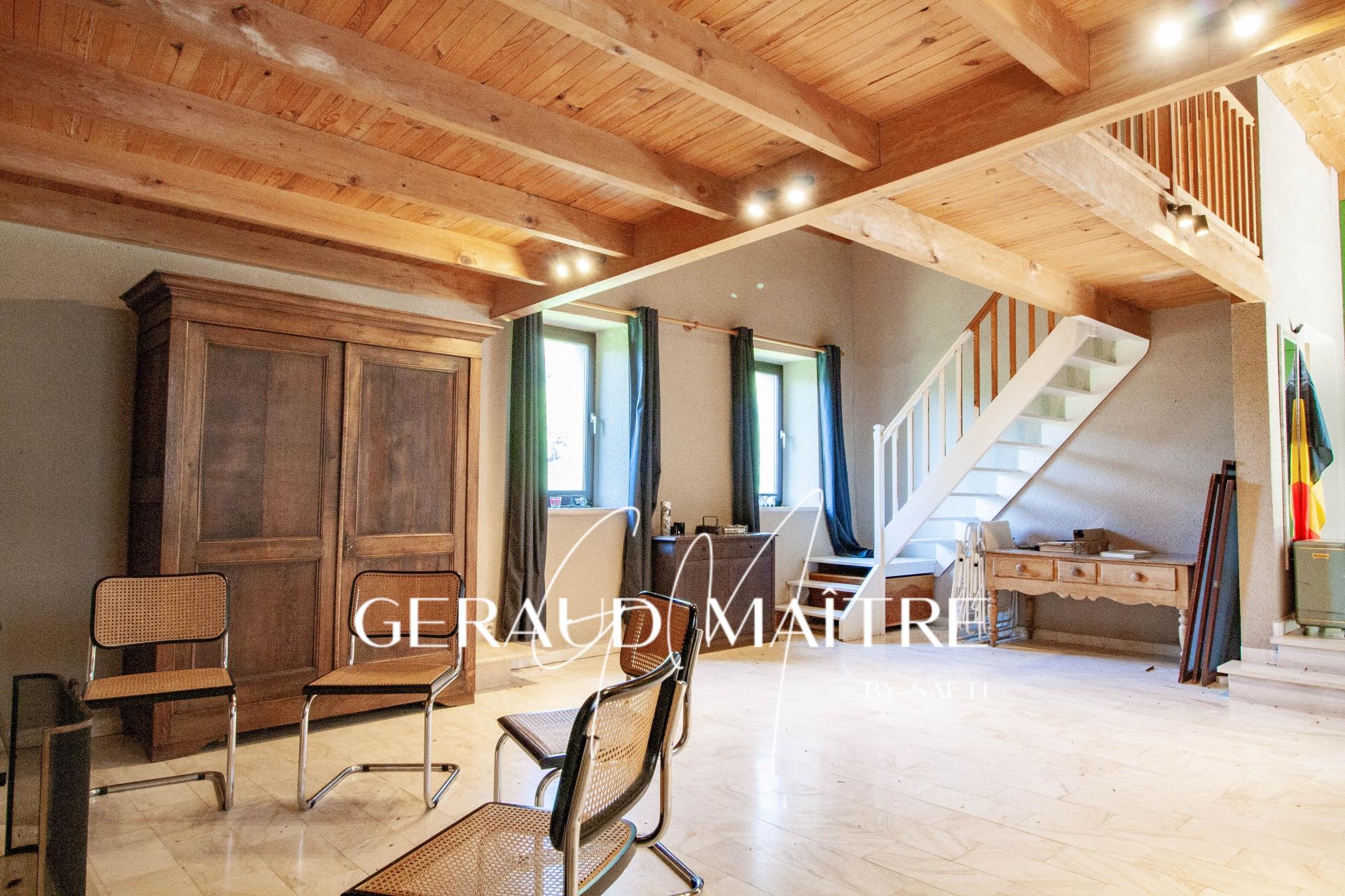 Photo 11 of the listing.