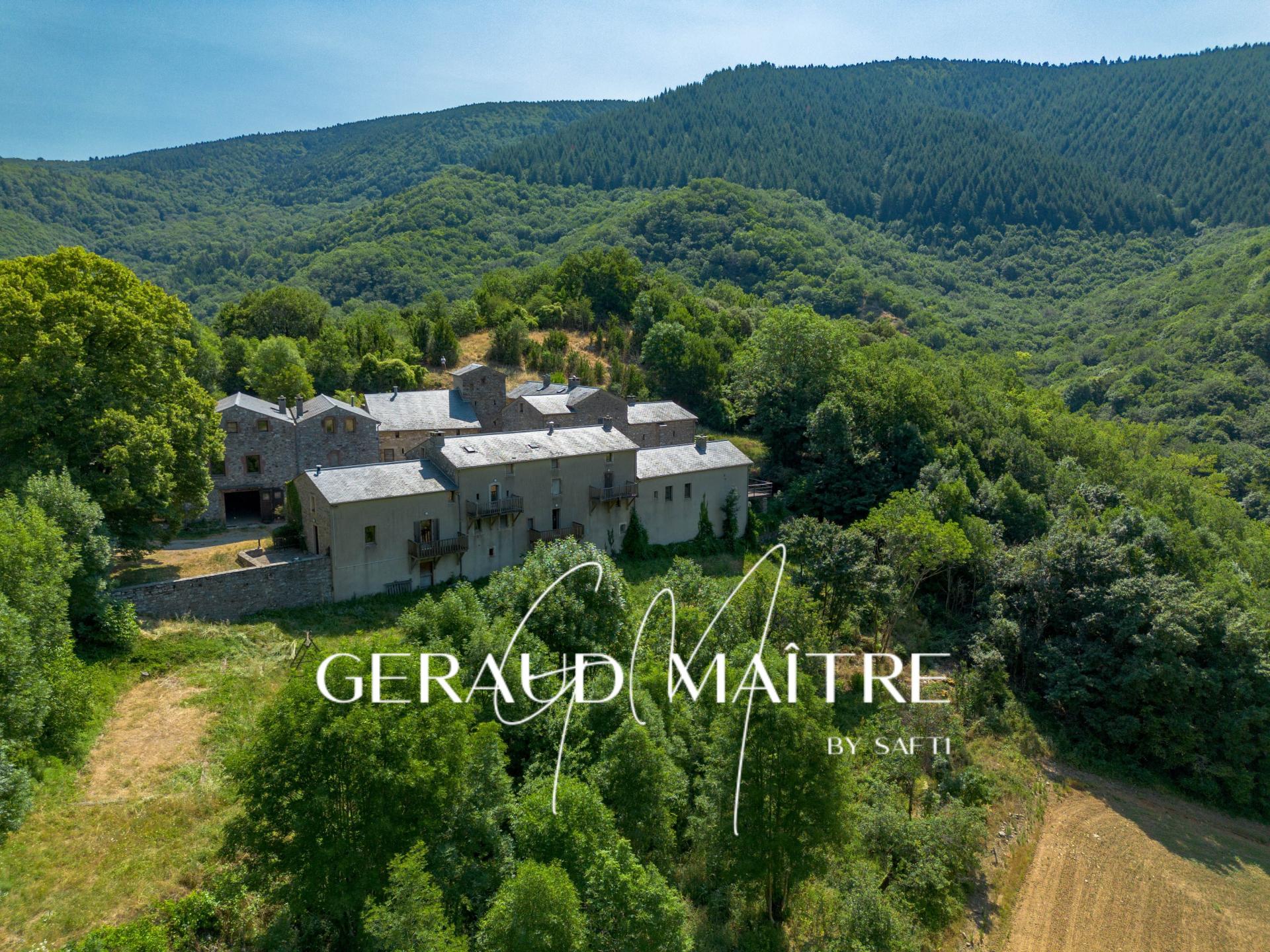 Photo 2 of the listing.