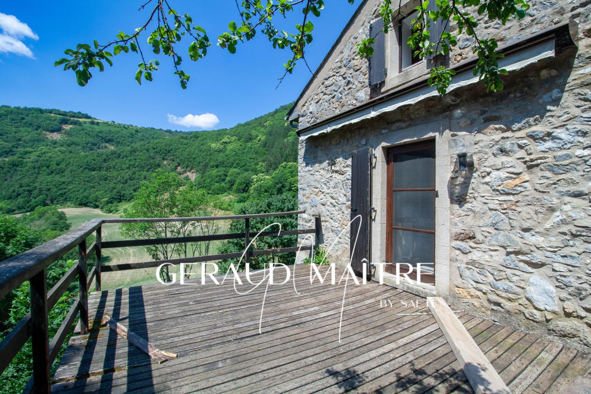 Photo 10 of the listing.