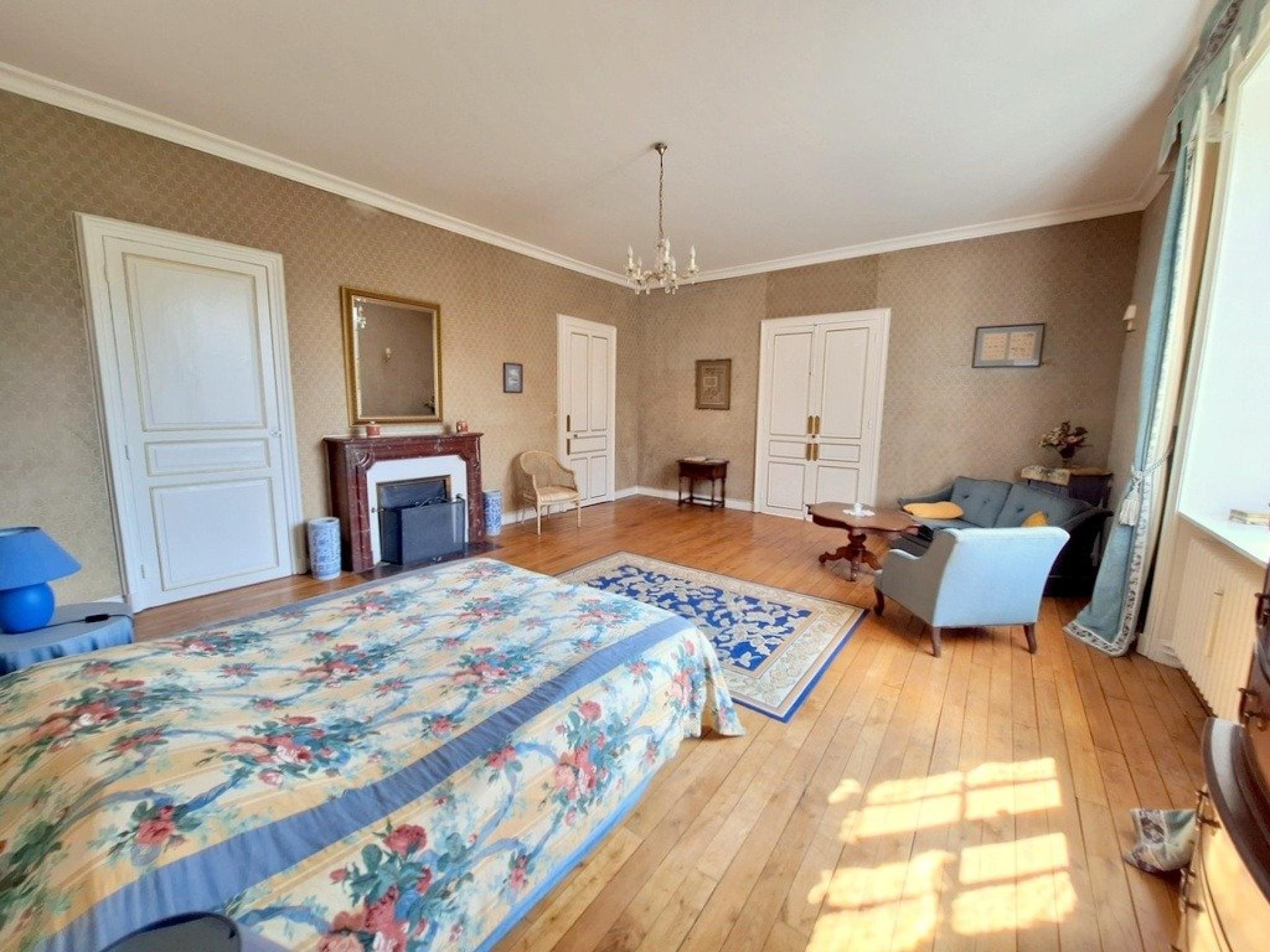 Photo 10 of the listing.