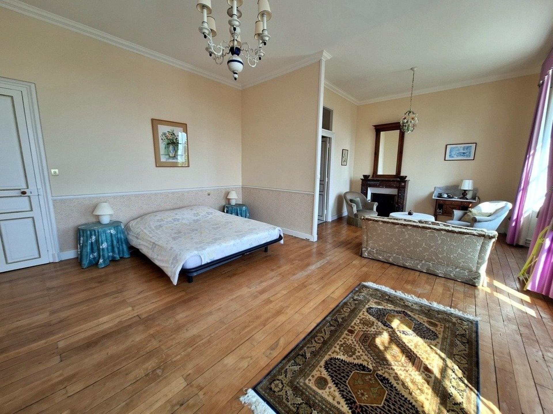 Photo 9 of the listing.