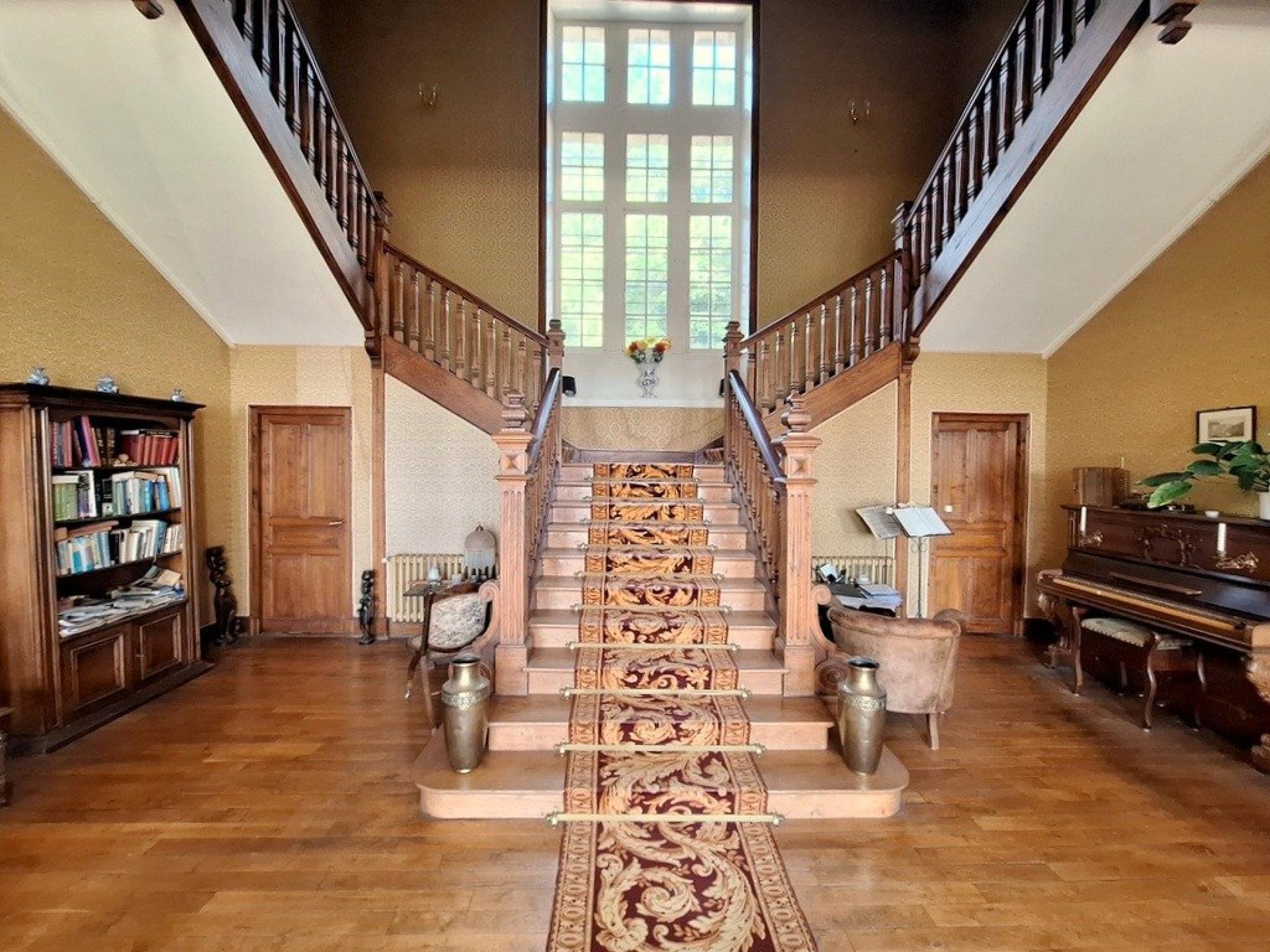 Photo 13 of the listing.