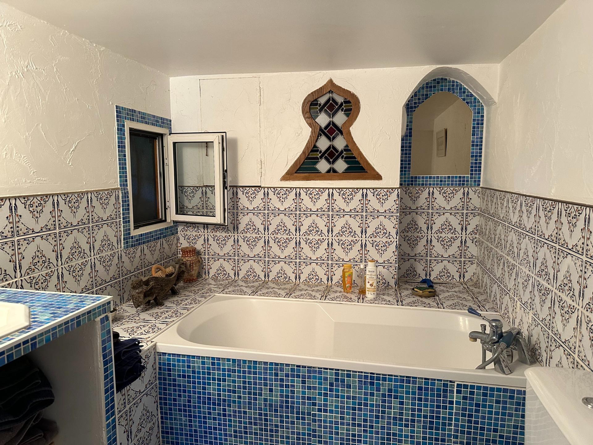 Photo 14 of the listing.