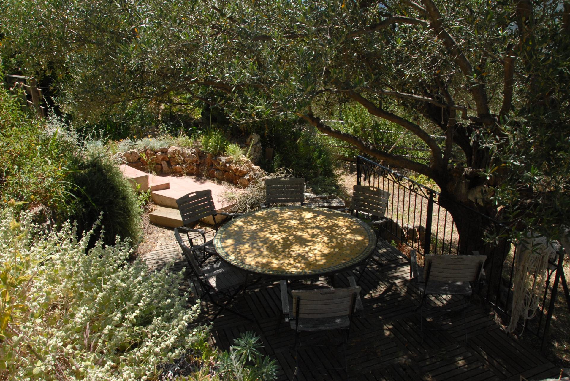 Photo 6 of the listing.