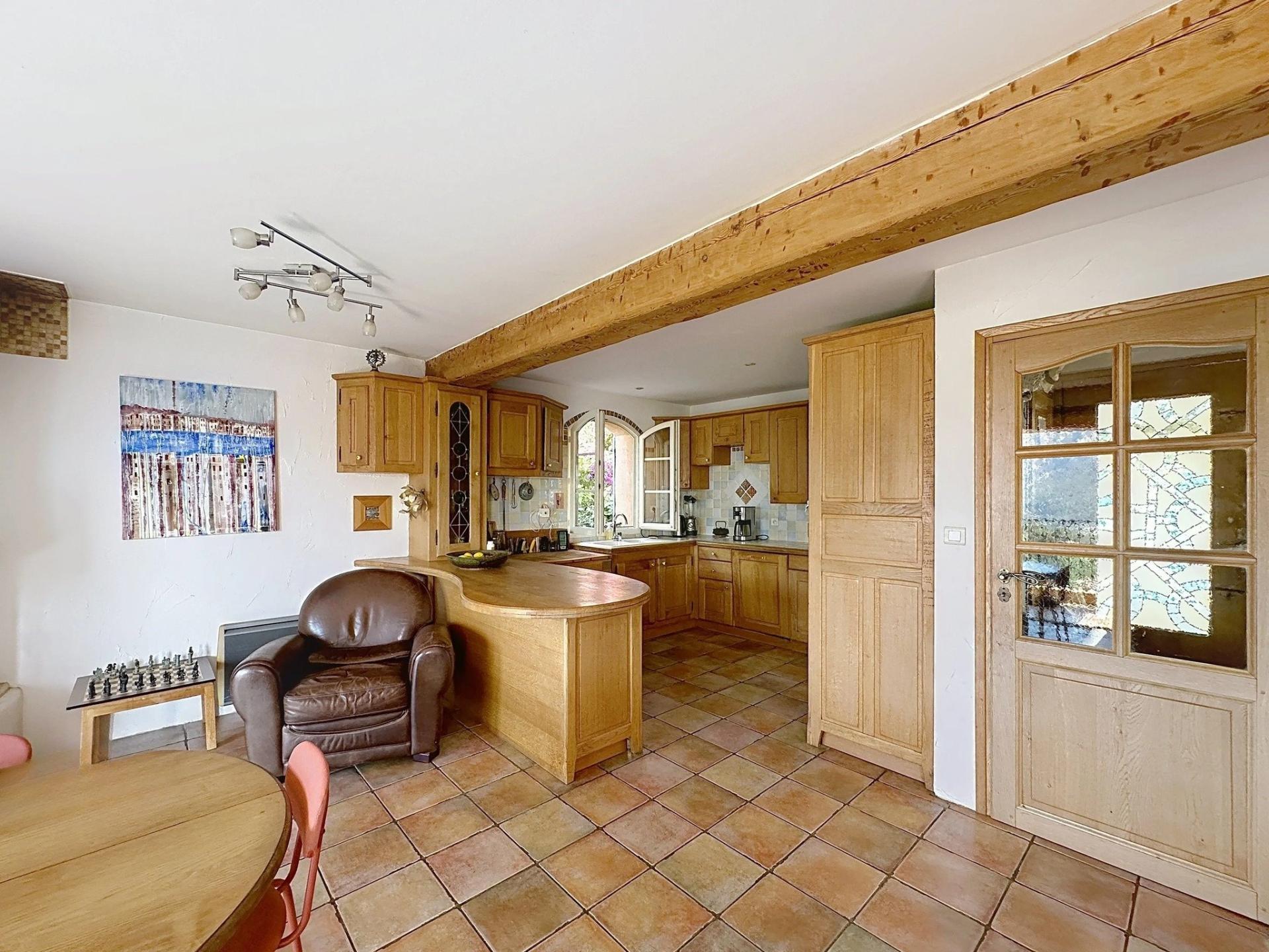 Photo 8 of the listing.