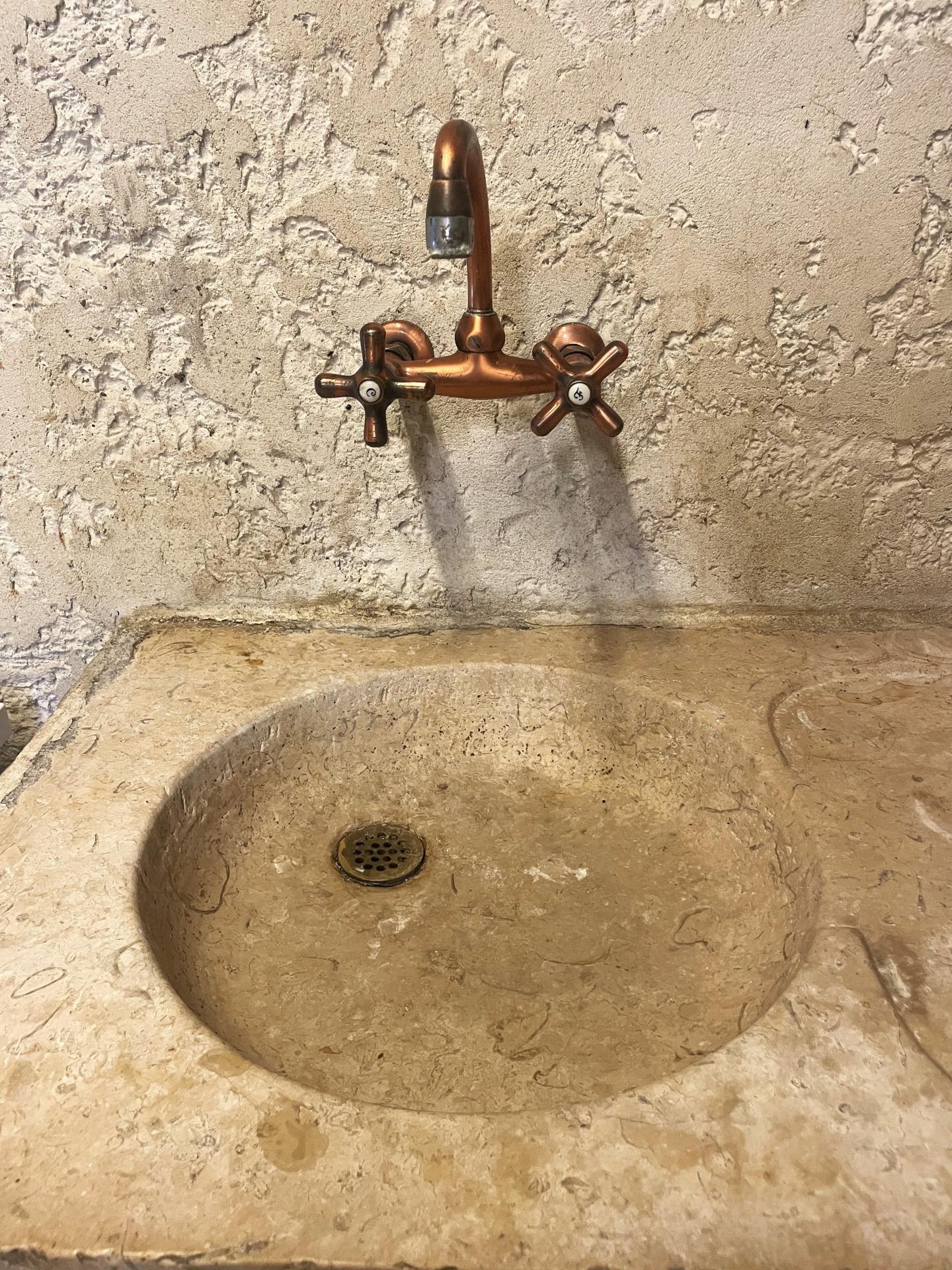 Photo 3 of the listing.