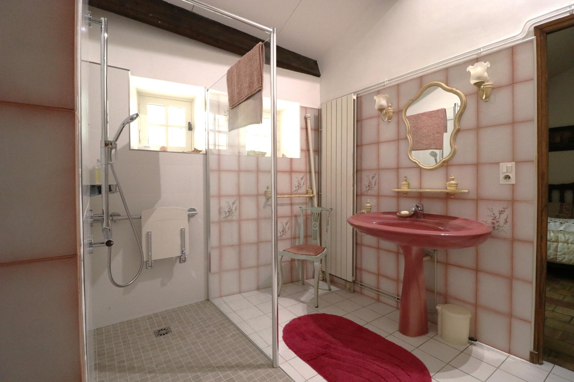 Photo 11 of the listing.