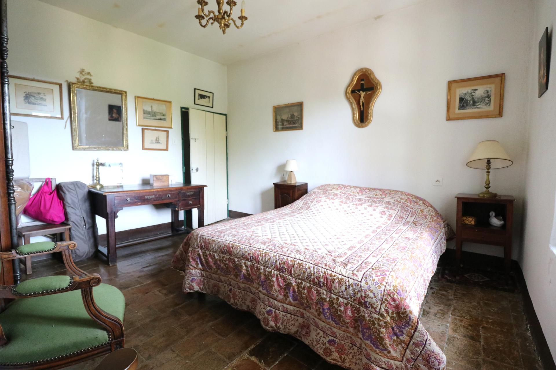 Photo 10 of the listing.