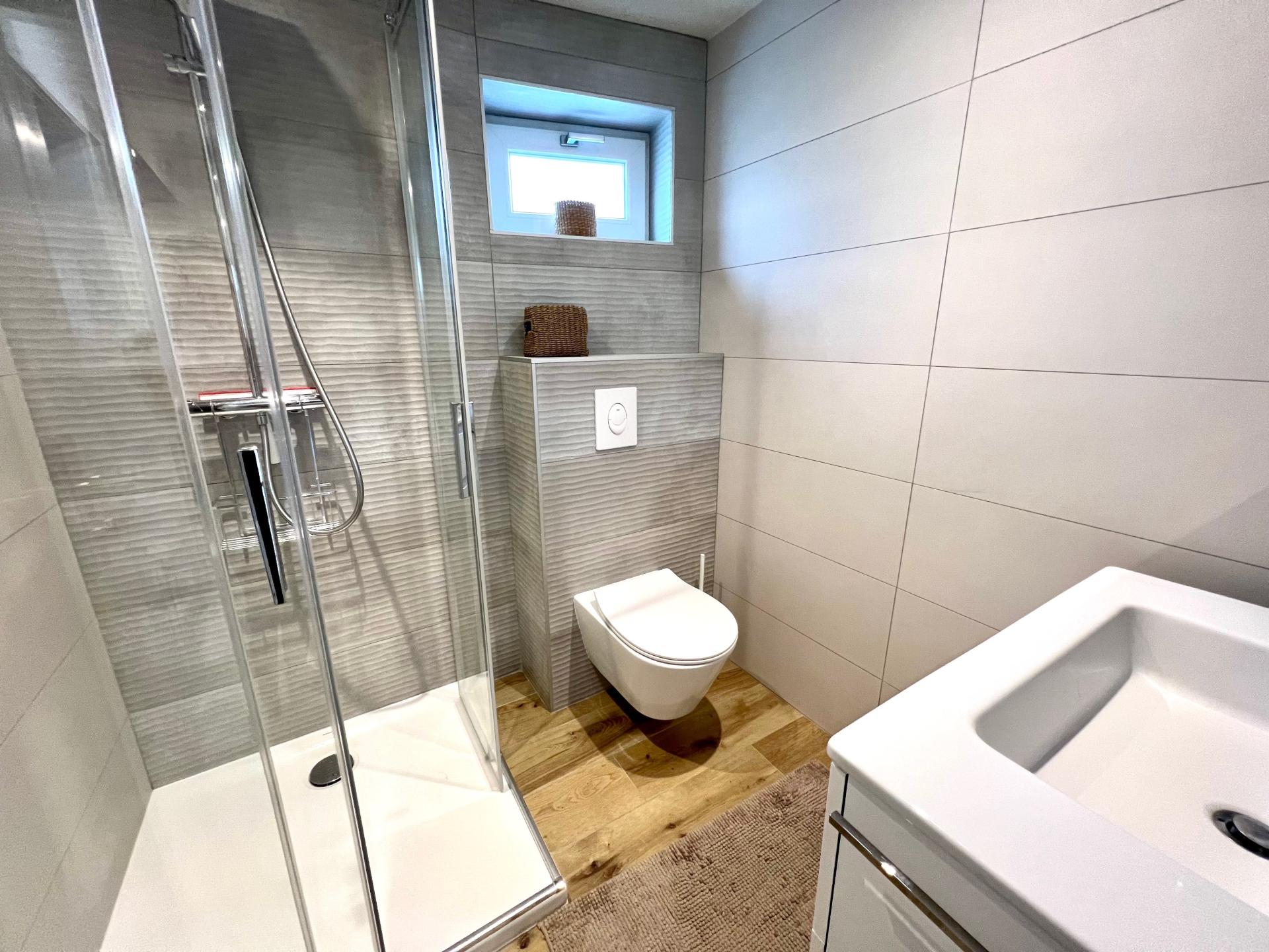 Photo 12 of the listing.