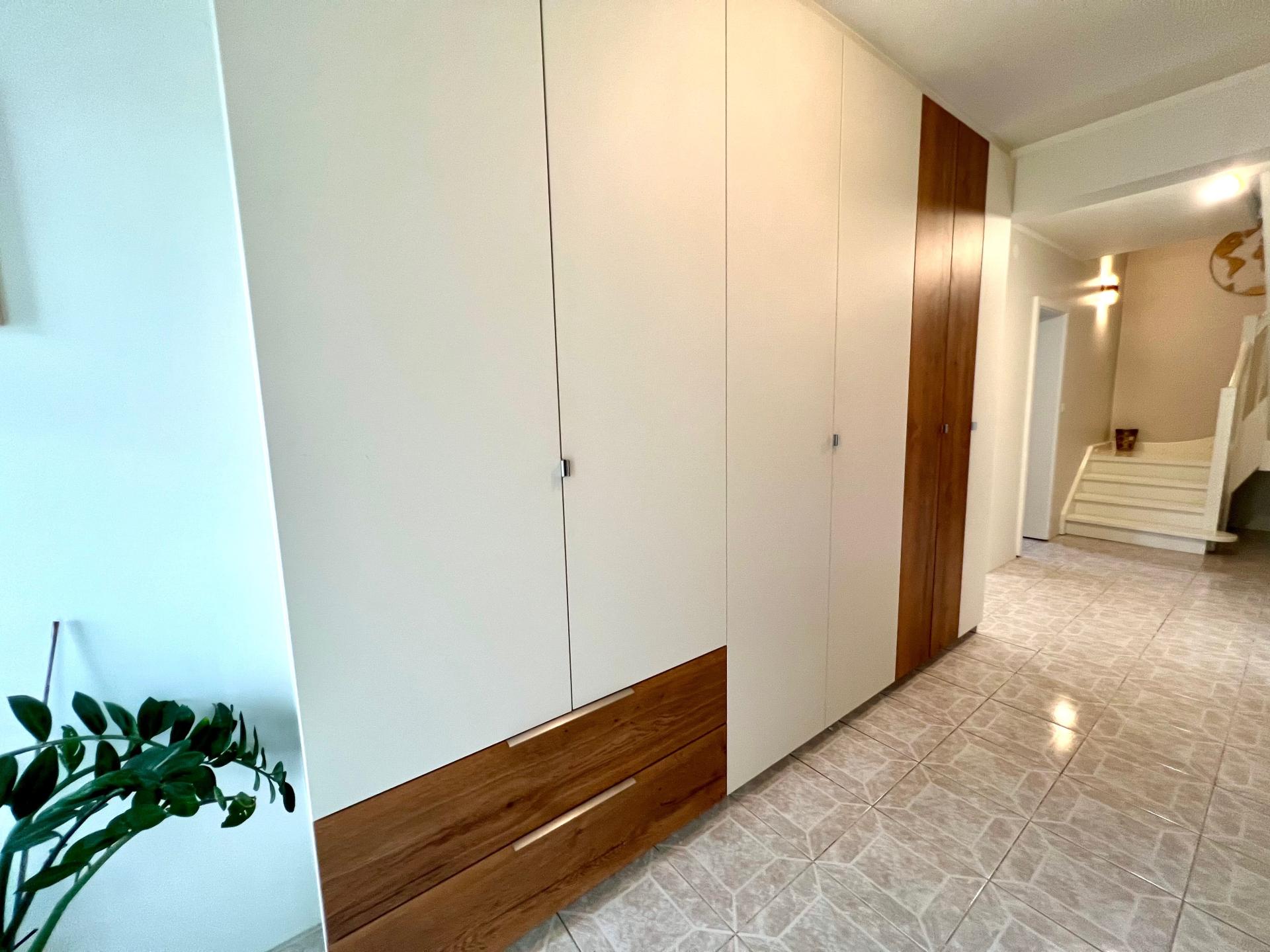 Photo 13 of the listing.