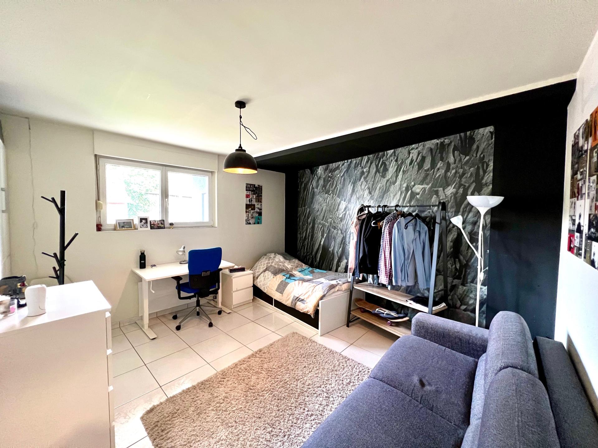 Photo 11 of the listing.