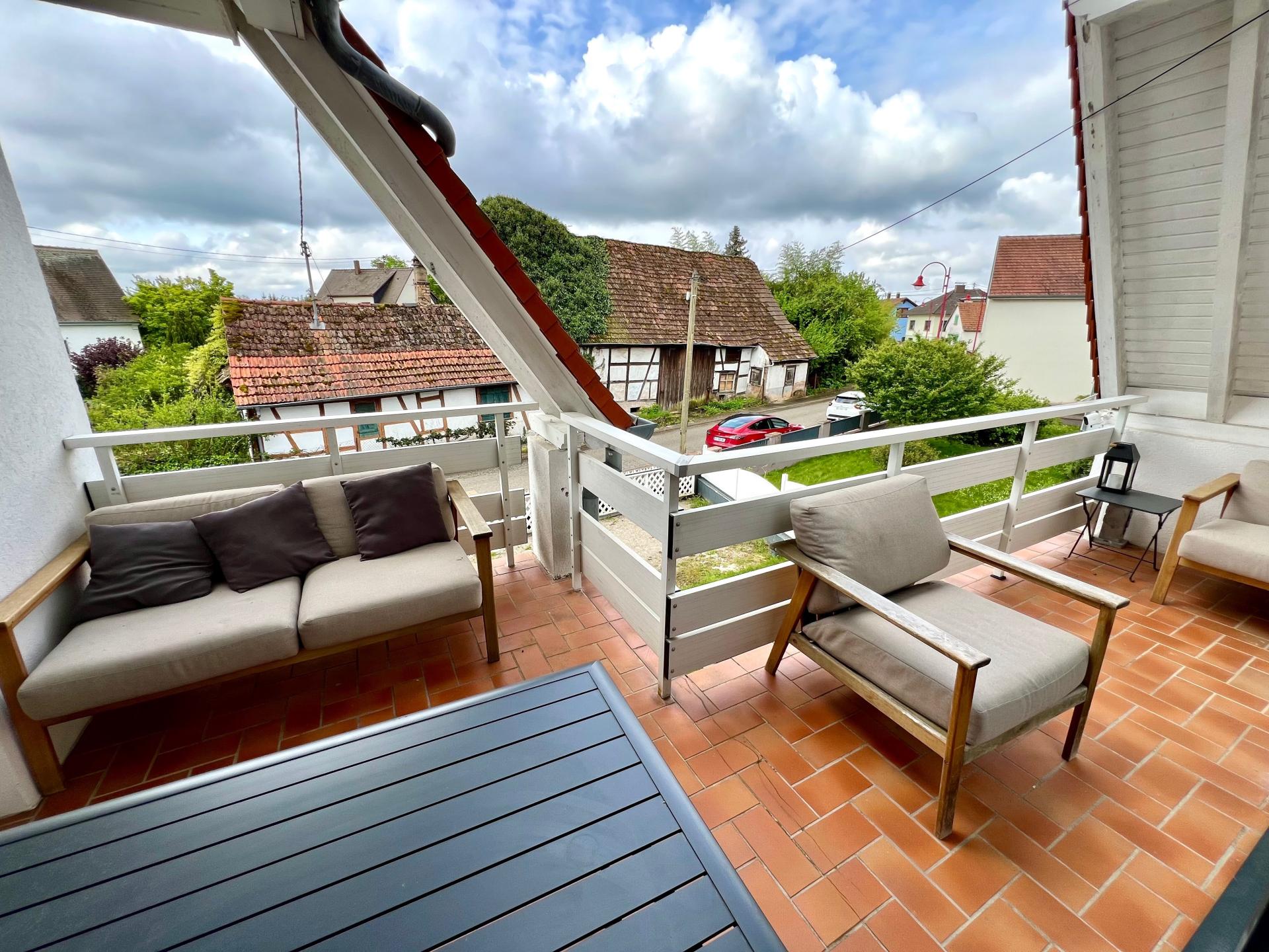 Photo 4 of the listing.