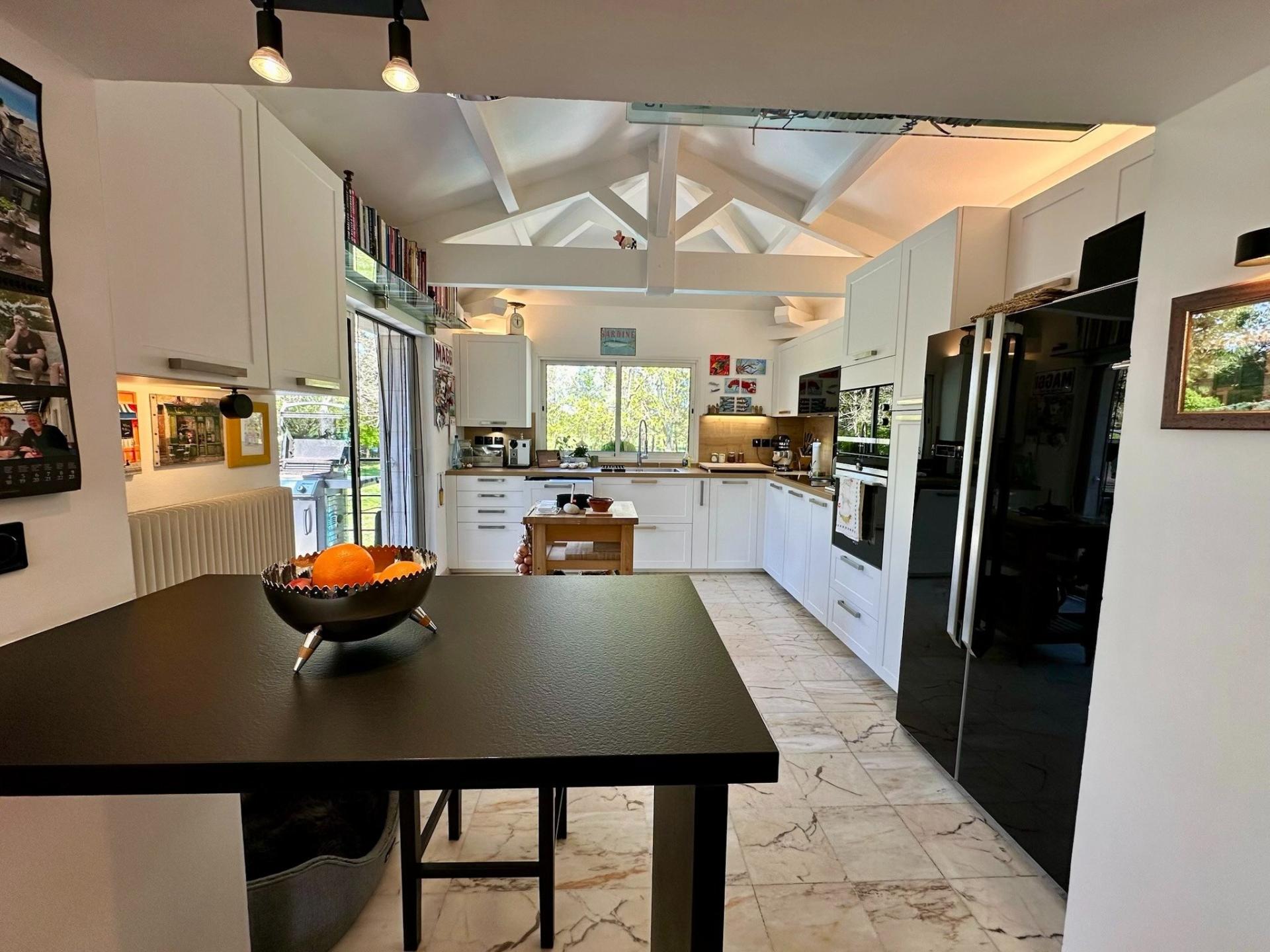 Photo 4 of the listing.