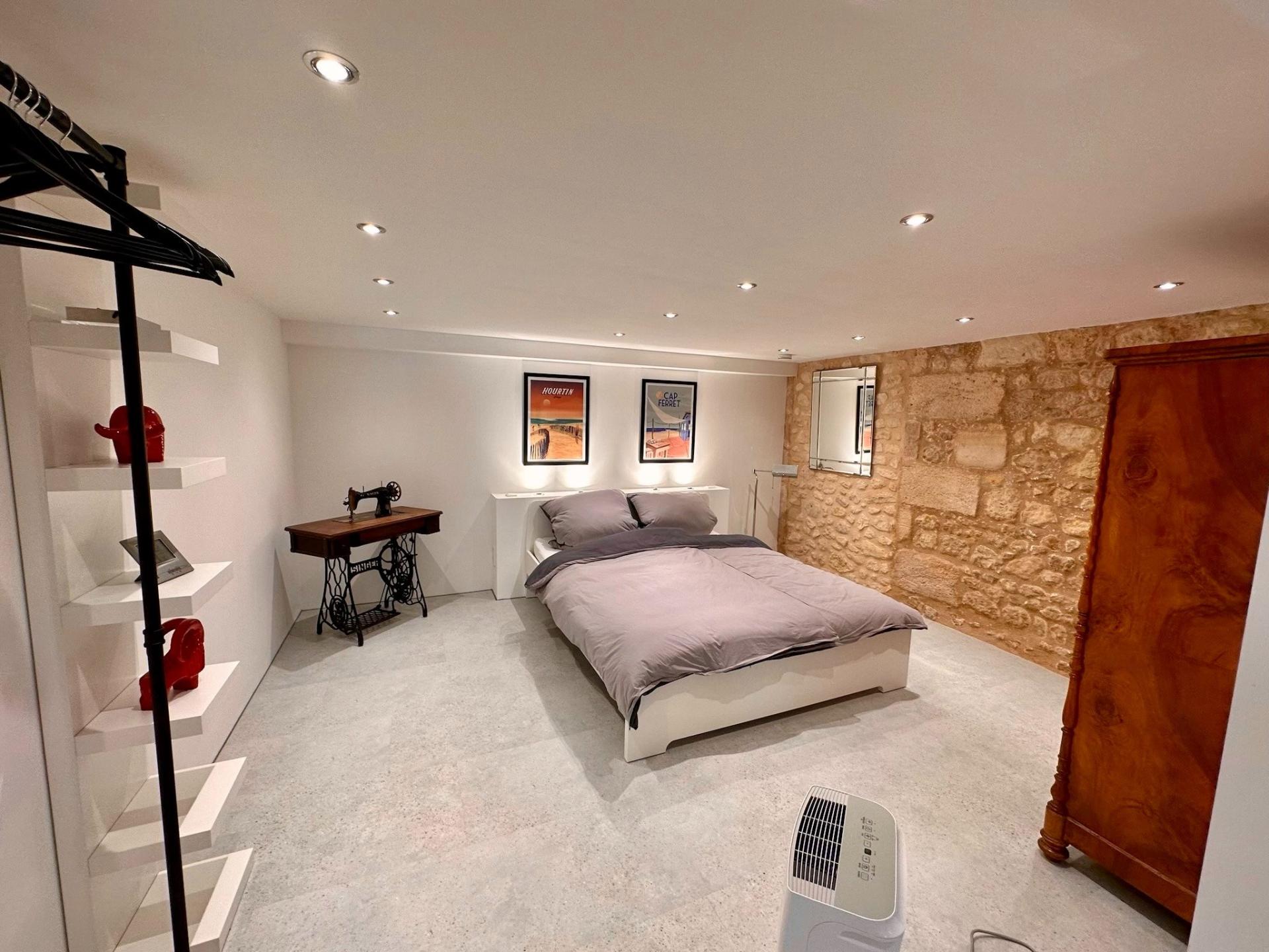 Photo 14 of the listing.