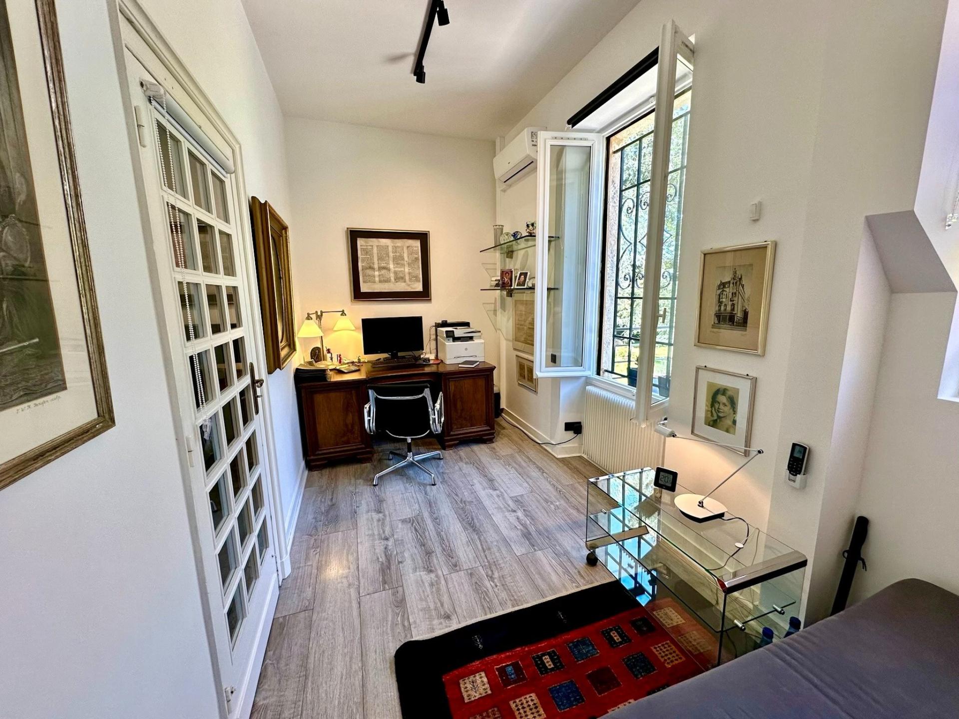 Photo 8 of the listing.