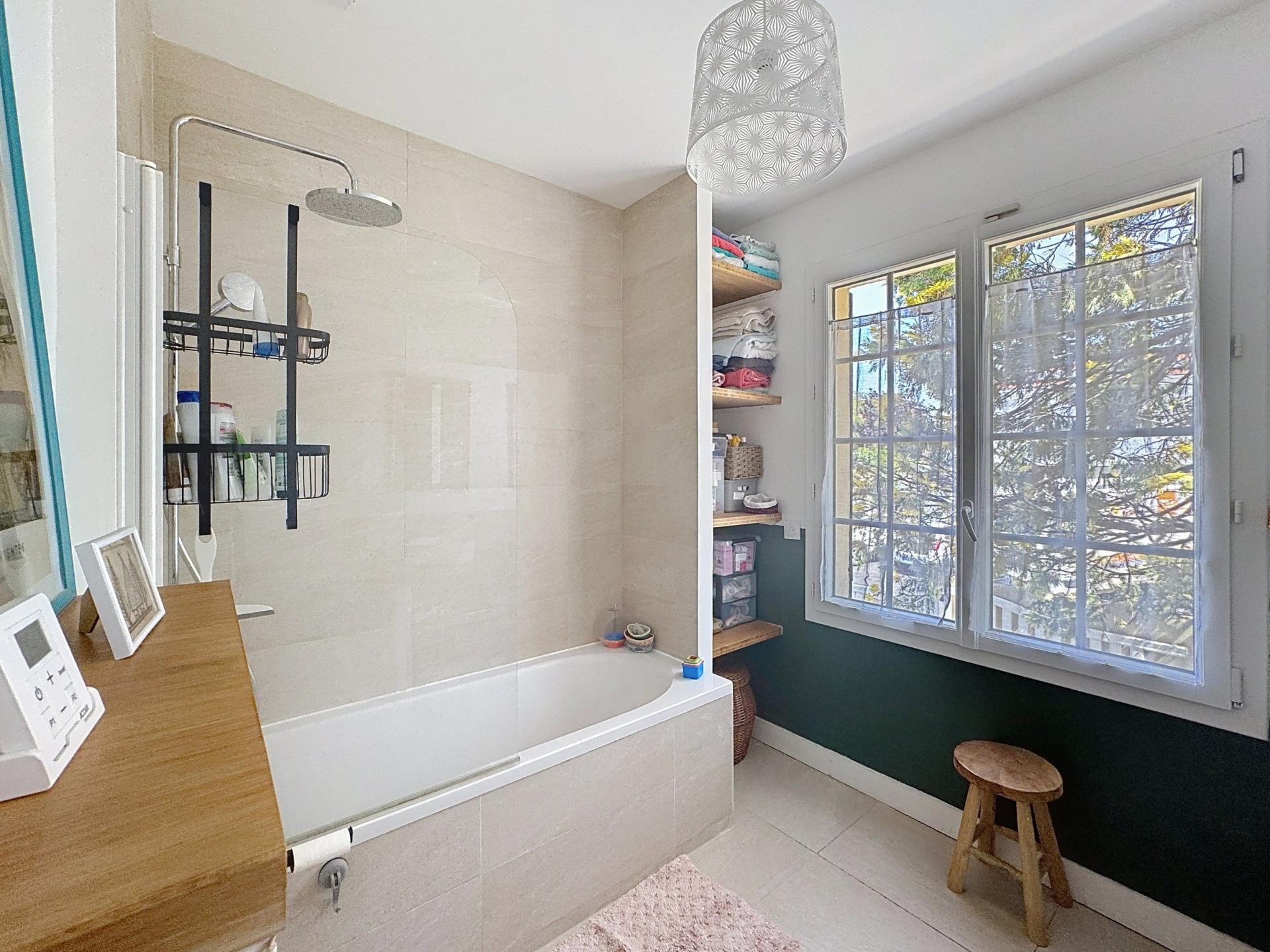 Photo 8 of the listing.