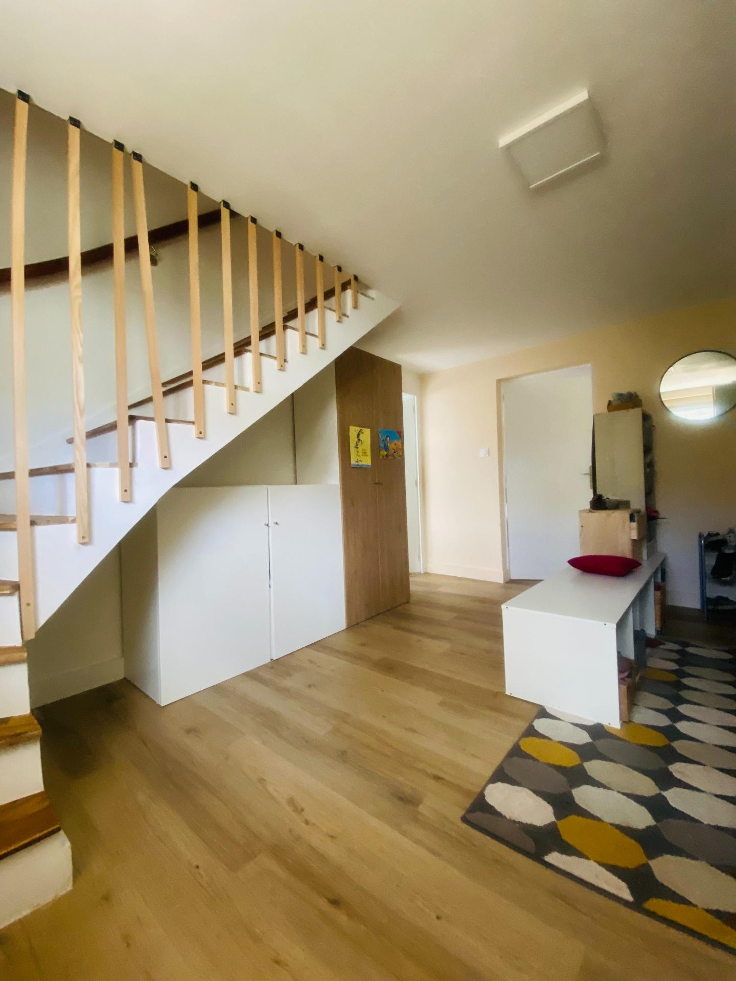 Photo 9 of the listing.