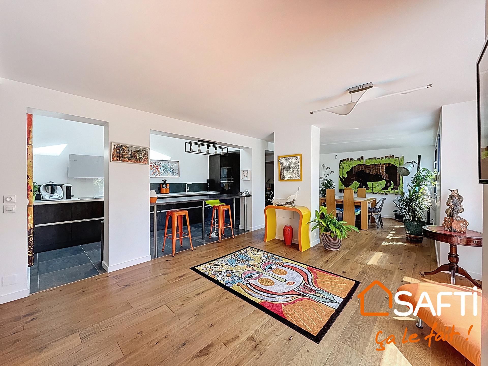 Photo 6 of the listing.