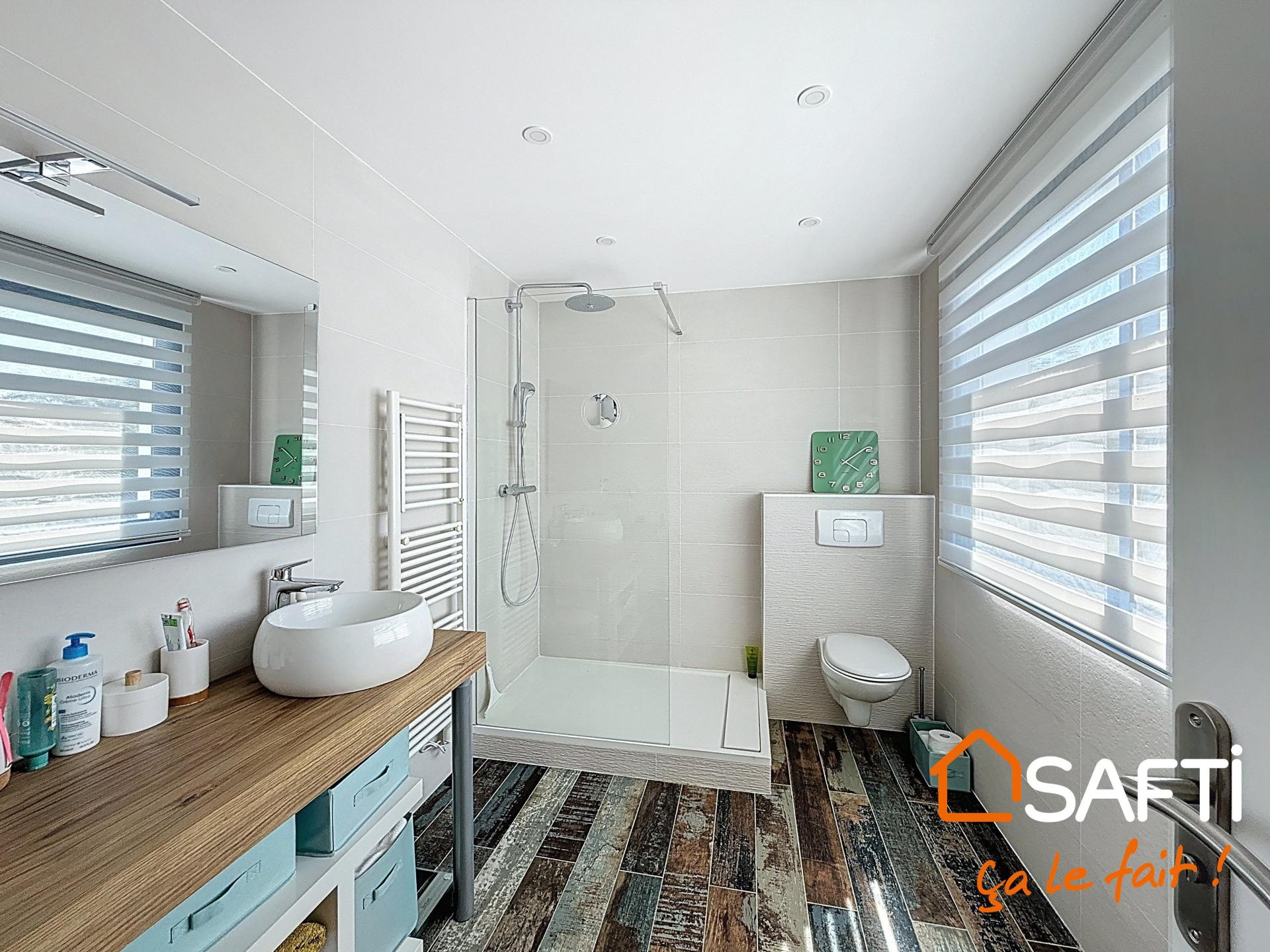 Photo 18 of the listing.