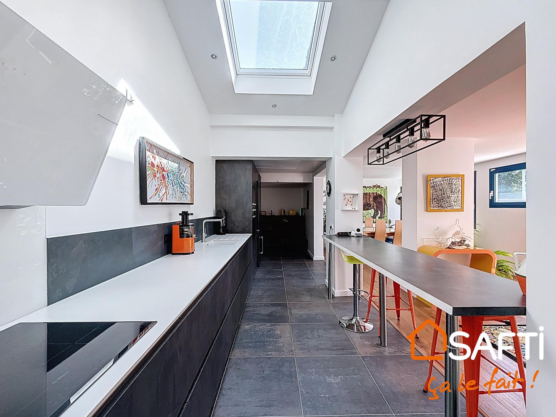 Photo 13 of the listing.