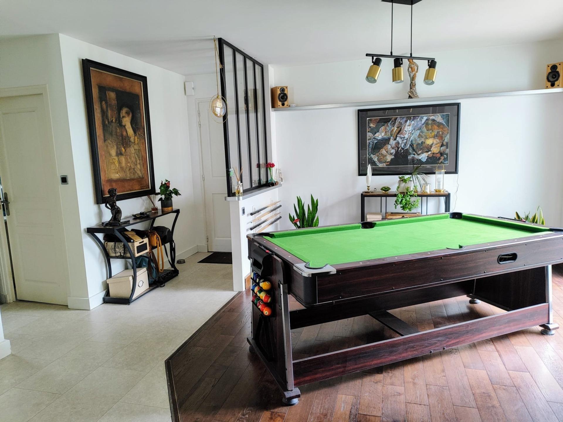 Photo 5 of the listing.